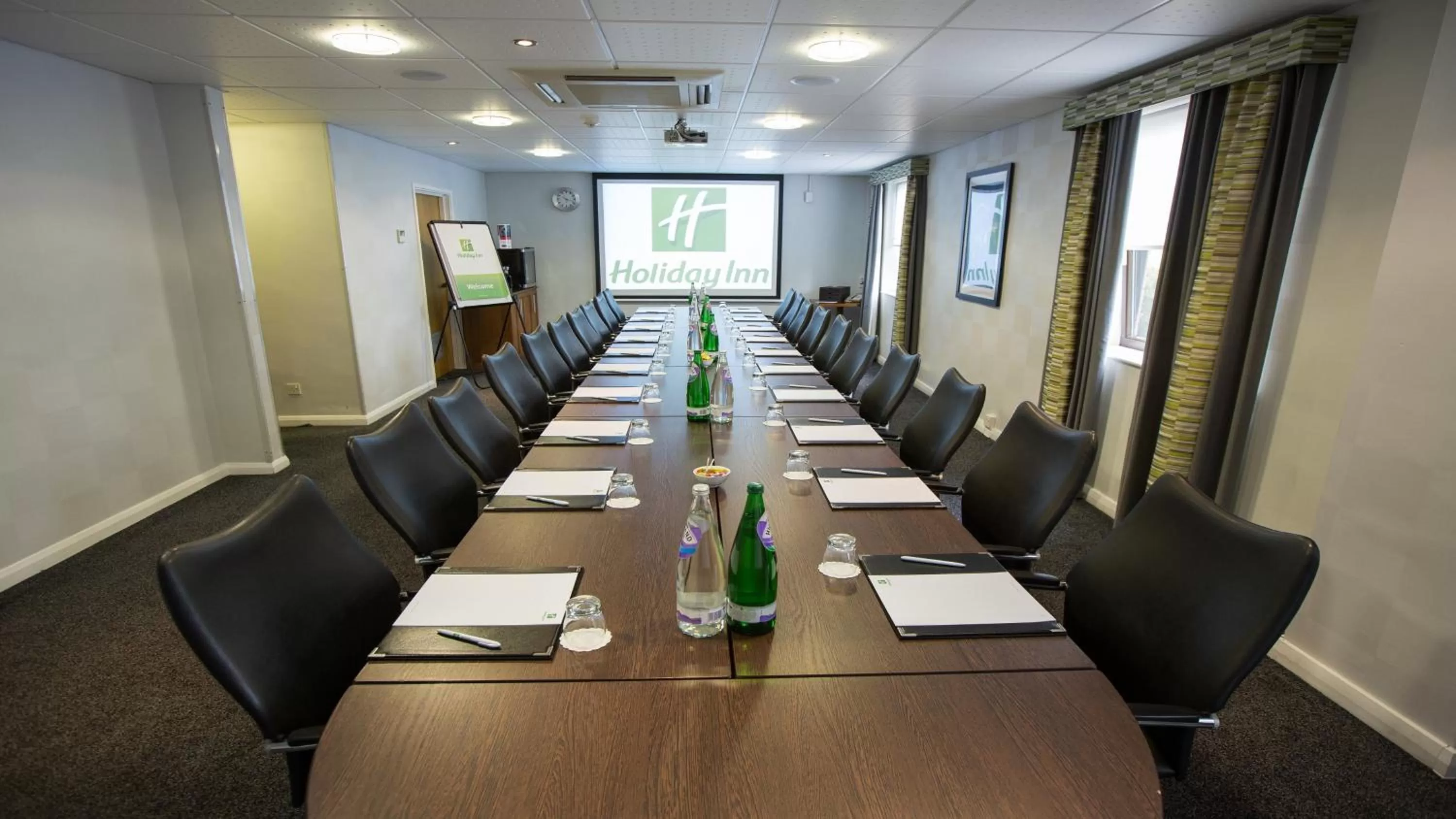 Meeting/conference room in Holiday Inn Nottingham by IHG