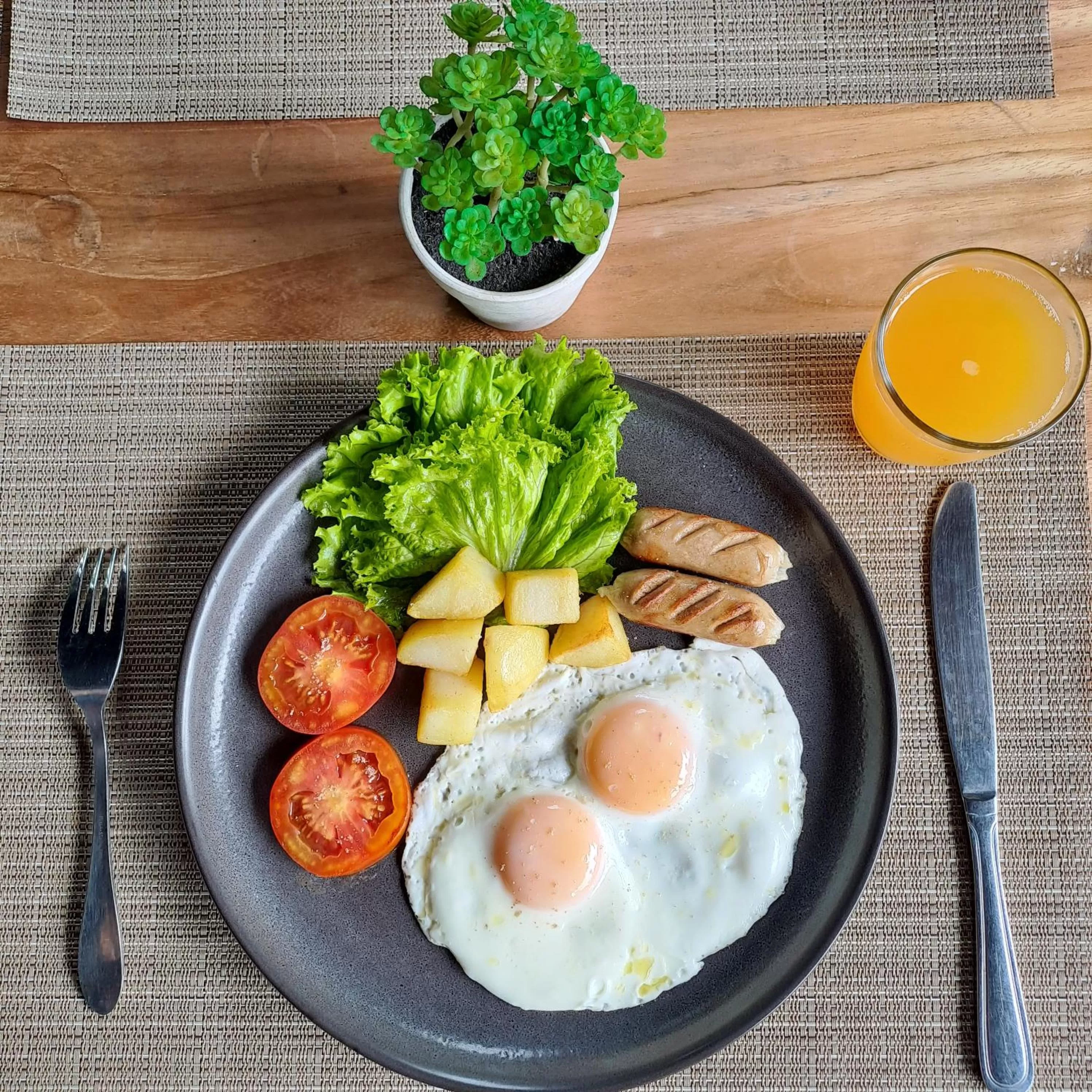 Breakfast in Parvati Retreat Villas