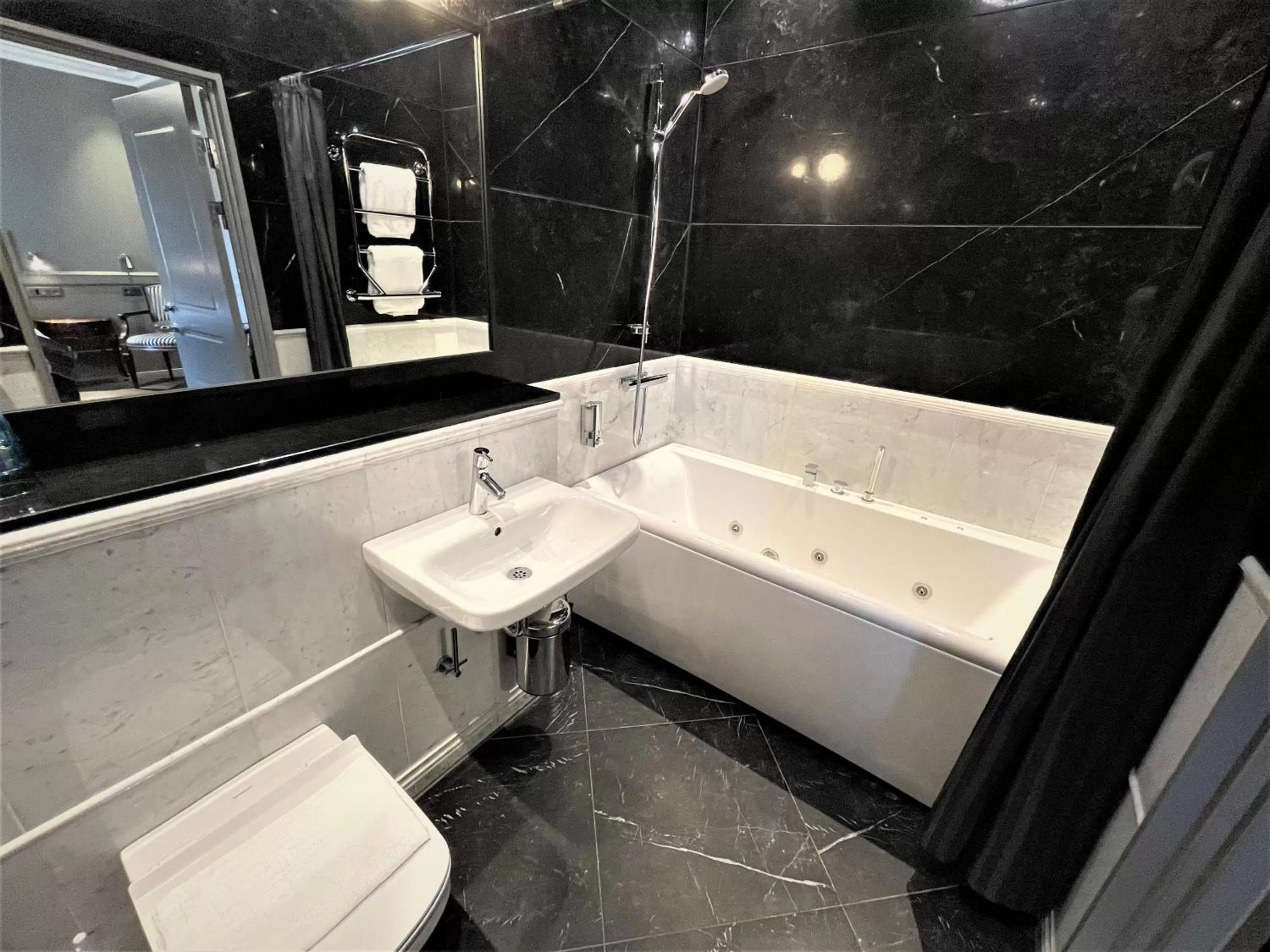 Bathroom in Hotel Vasa, BW Signature Collection