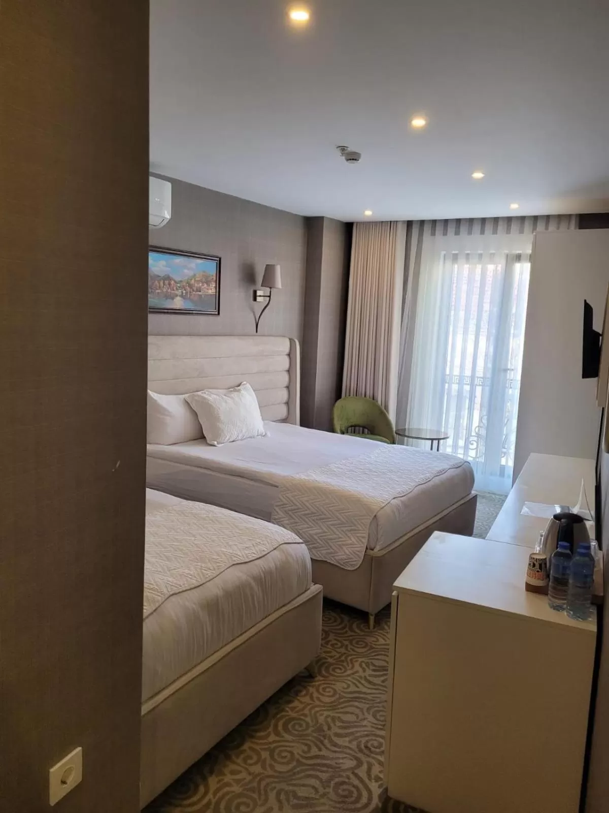 TV and multimedia, Bed in Mr BEYAZ HOTEL