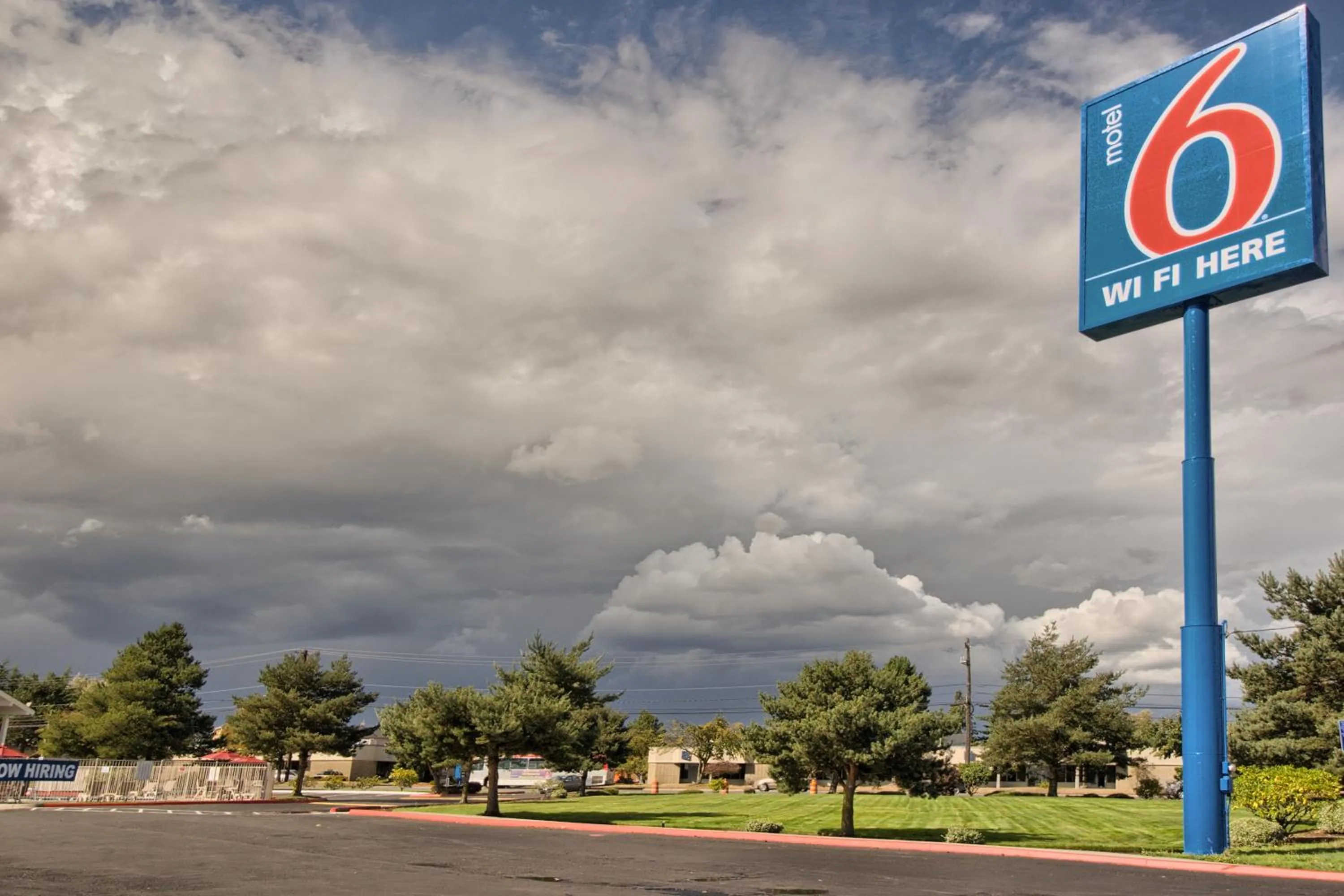 Facade/entrance in Motel 6-Everett, WA - North