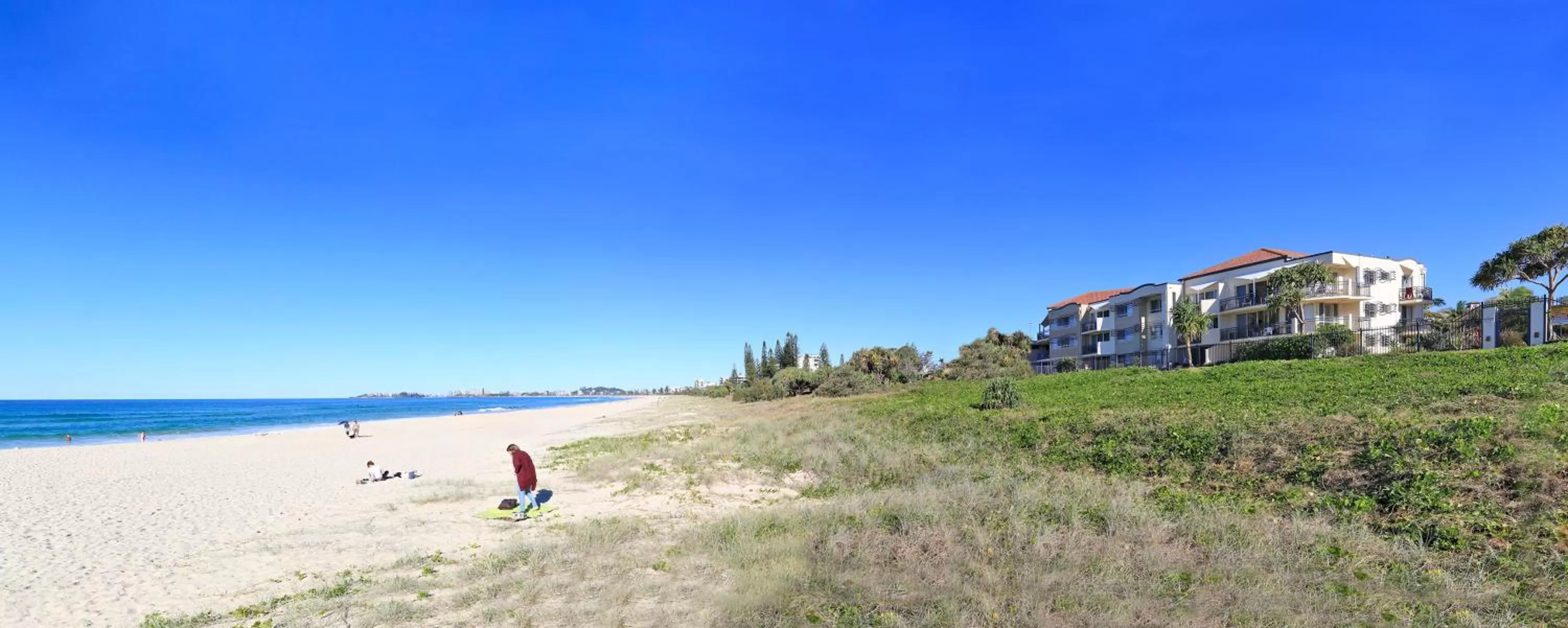 Beach in Golden Riviera Absolute Beachfront Resort