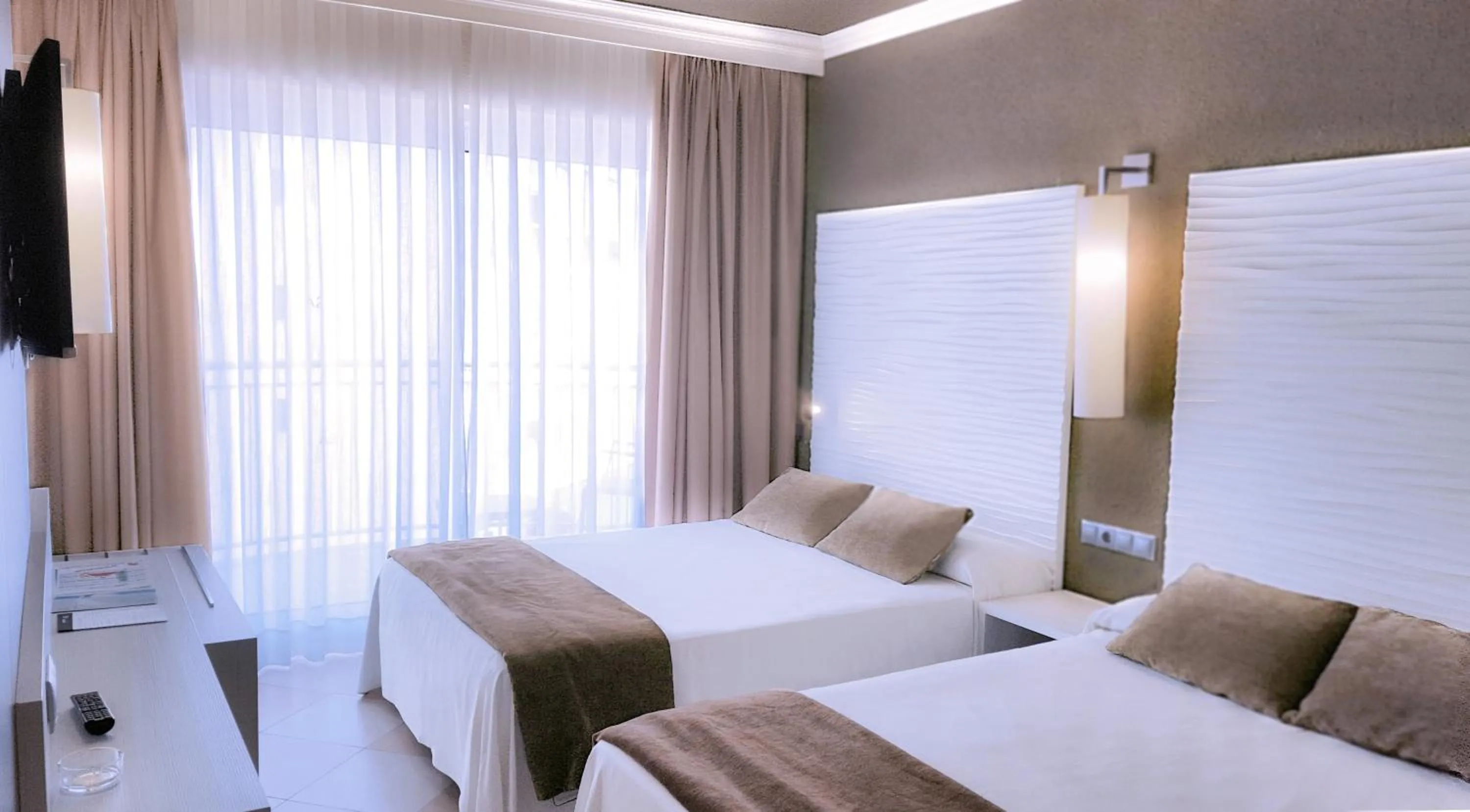 Bed in Hotel Augustus