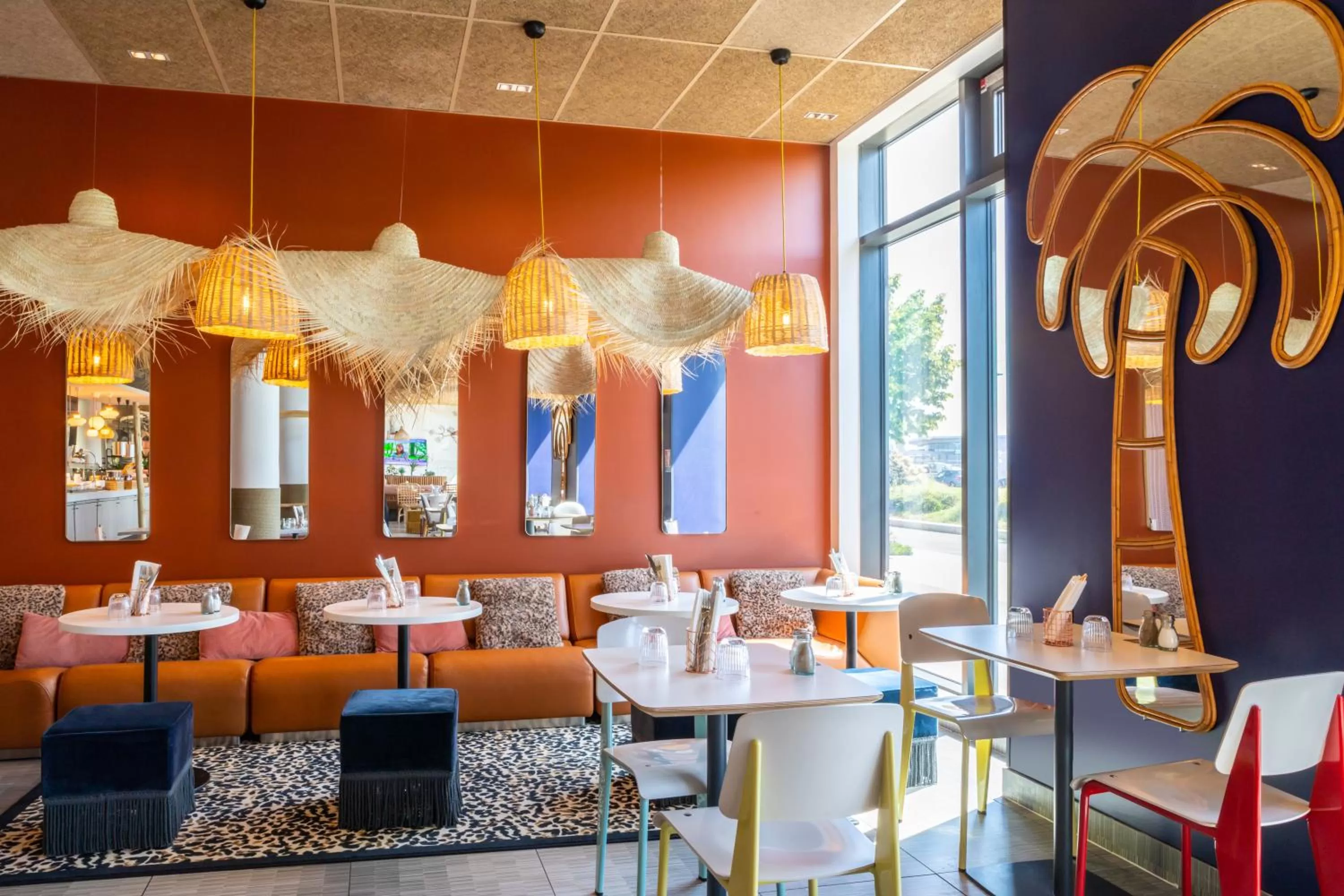 Restaurant/places to eat in ibis Paris Coeur d'Orly Airport