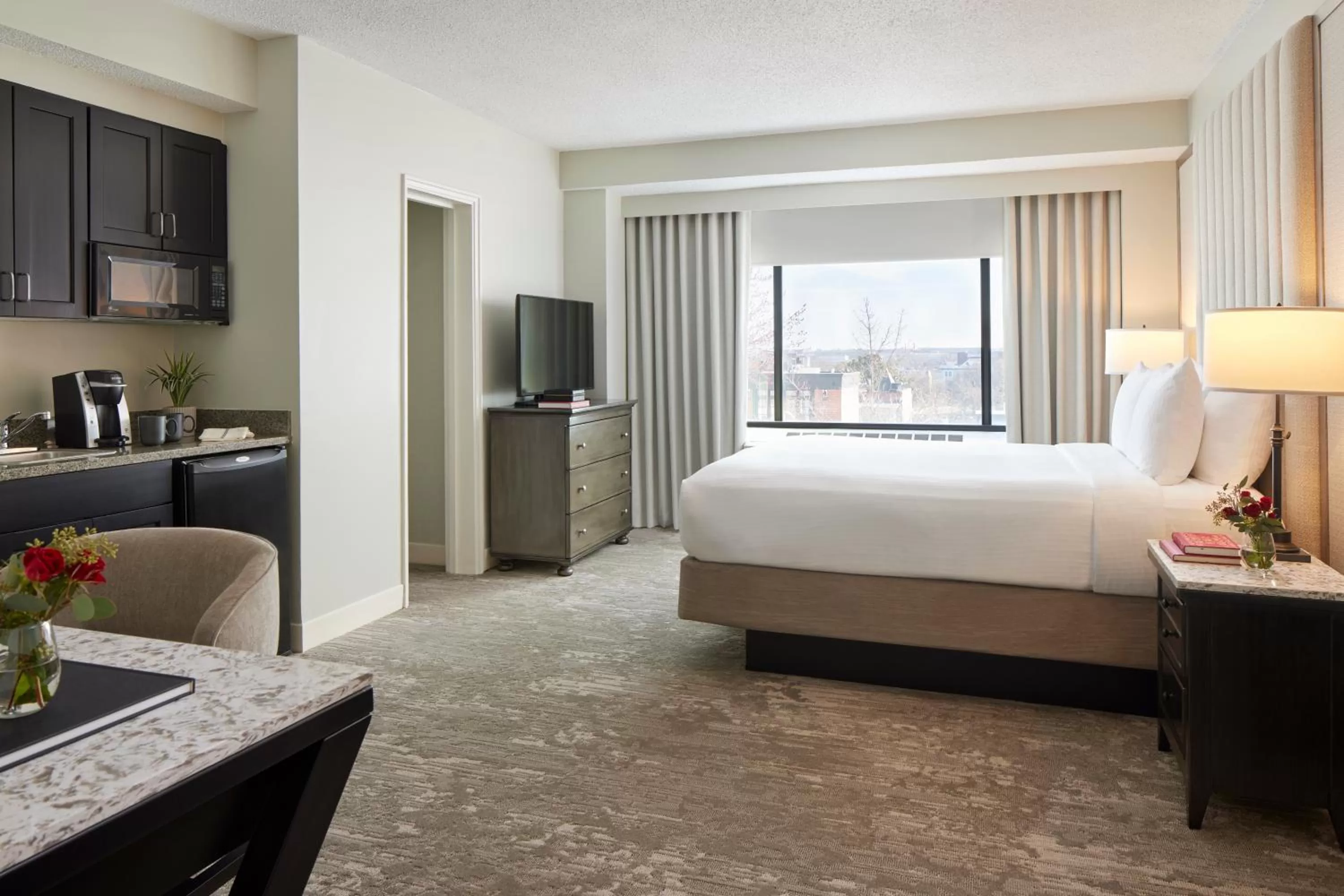 Queen Suite in Capitol Hill Hotel