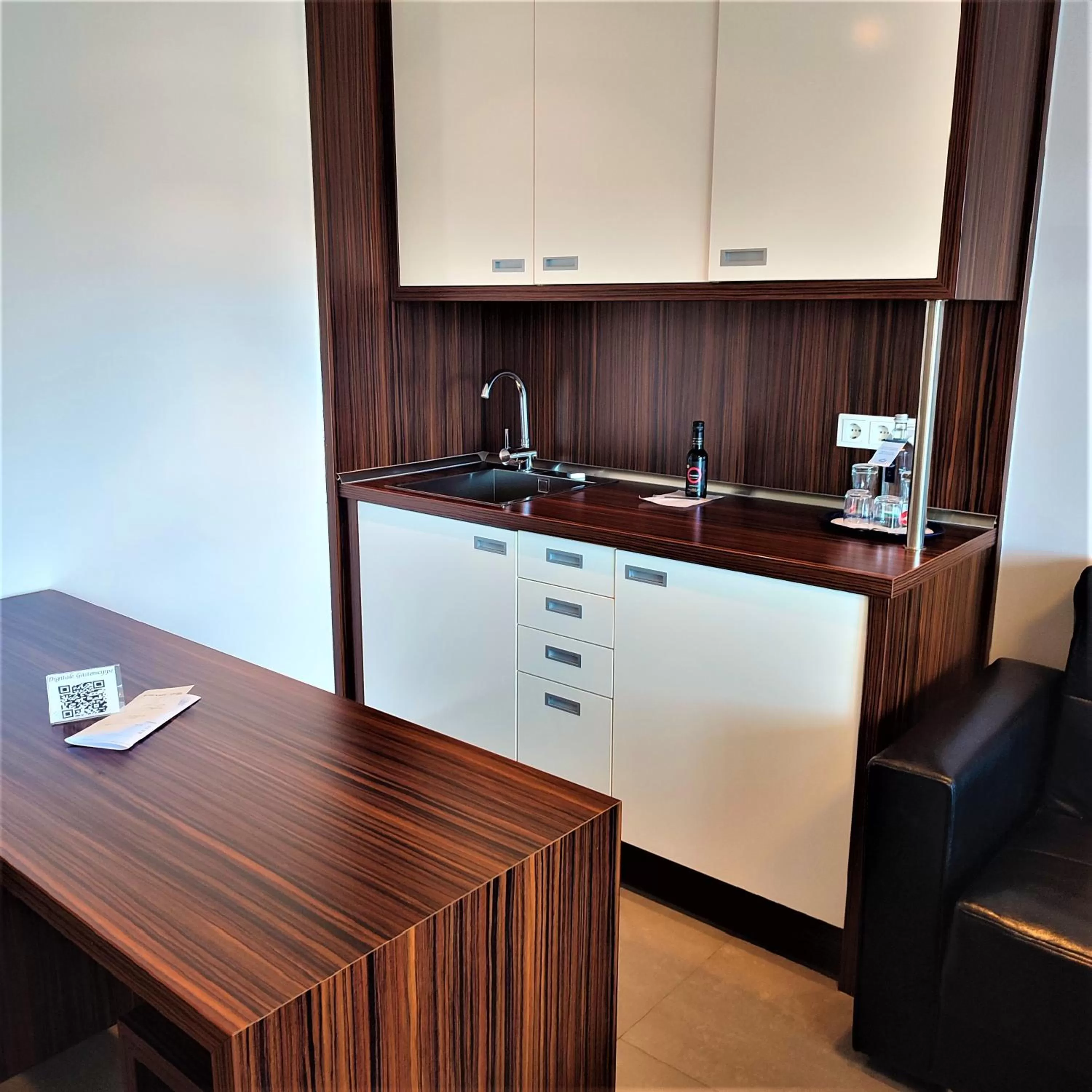 Kitchen or kitchenette, Kitchen/Kitchenette in Strandhotel Dranske