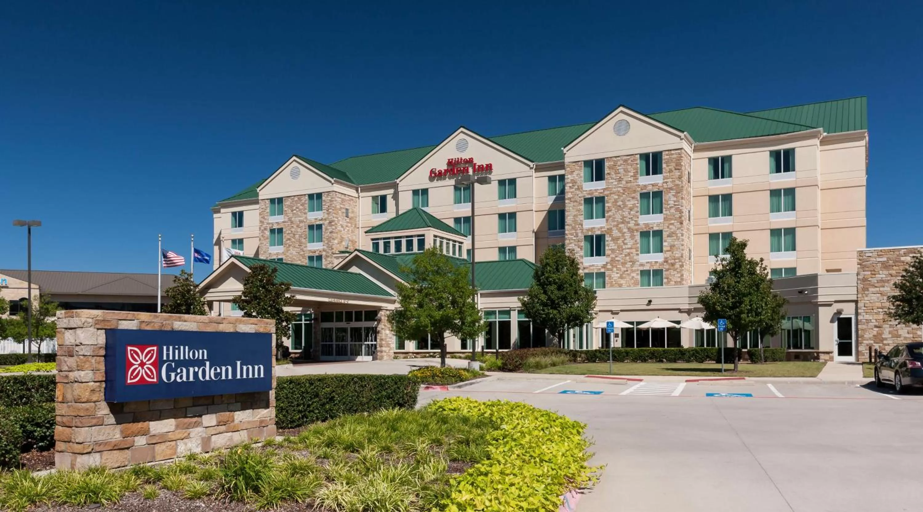 Property building in Hilton Garden Inn Frisco