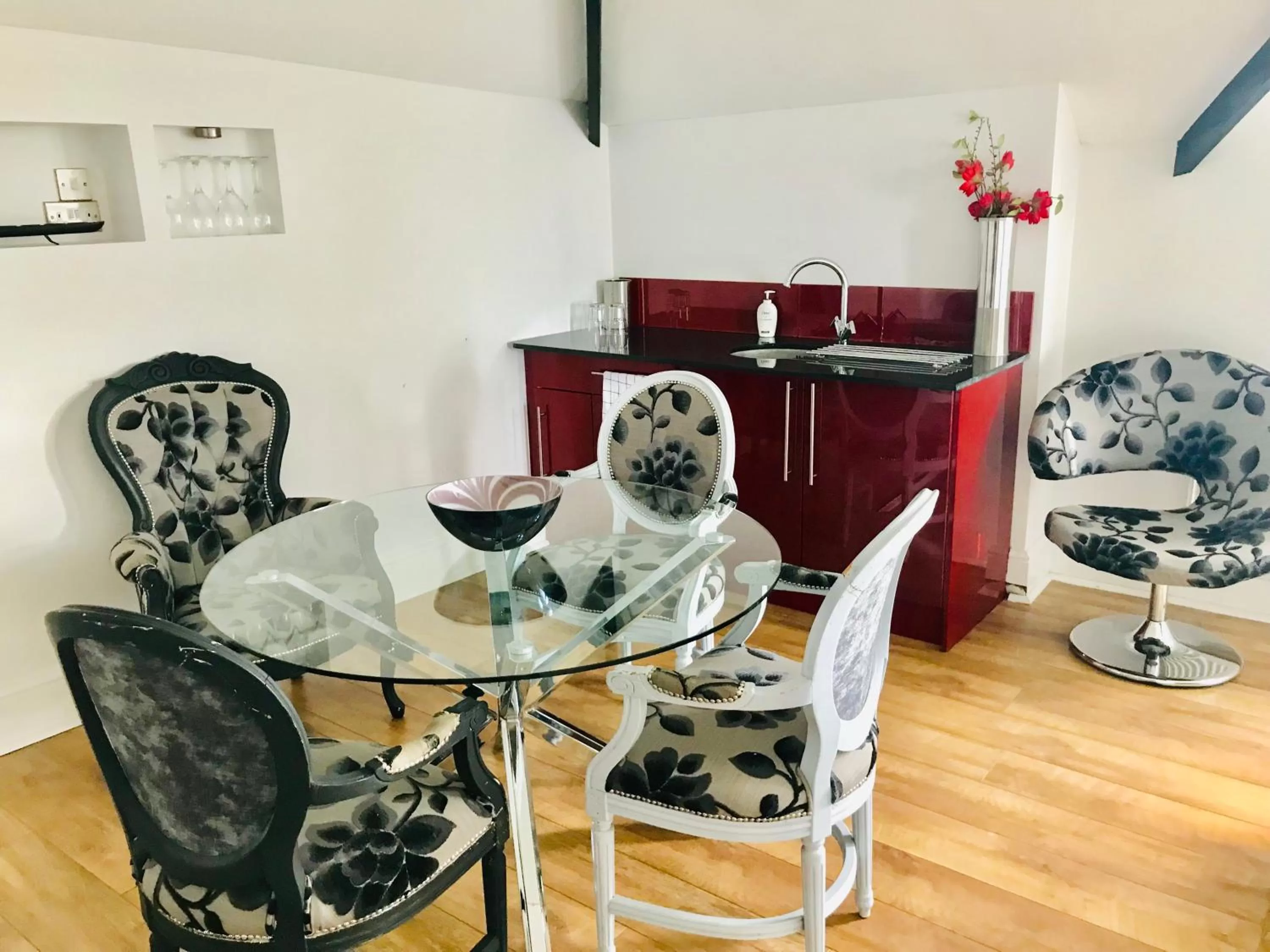 Dining area in The Whittington and Cat