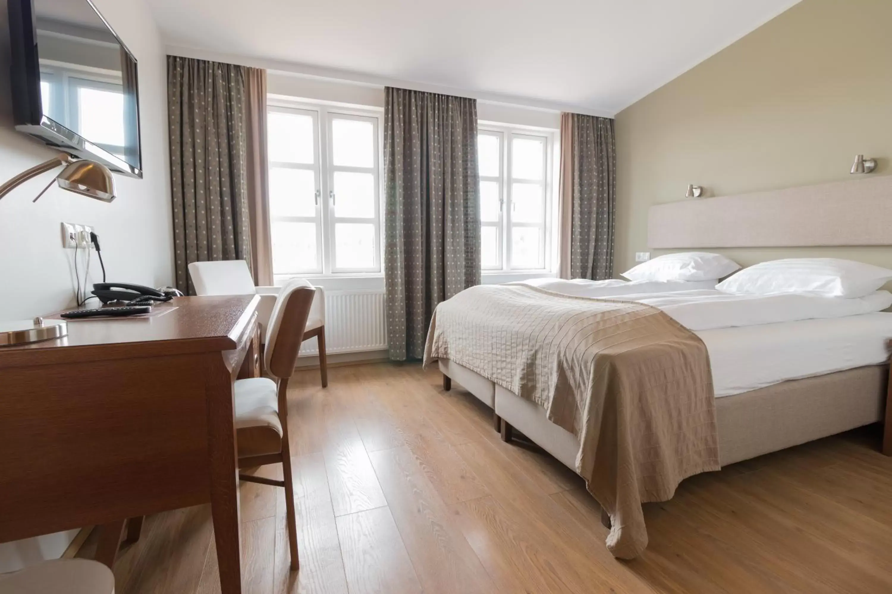 Gistihúsið - Lake Hotel Egilsstadir Gistihúsið - Lake Hotel Egilsstadir