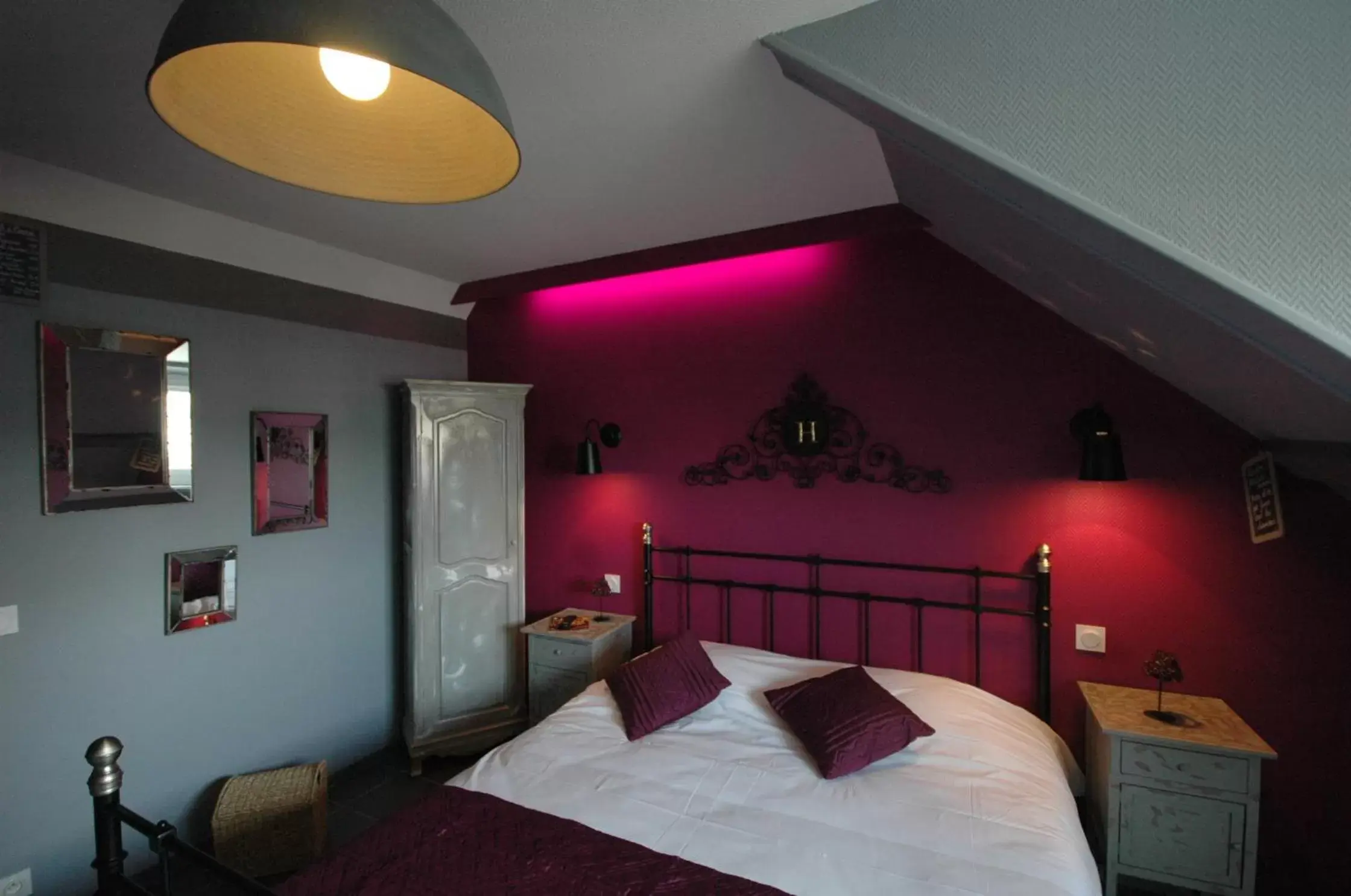 Double Room in Hotel restaurant La Pêcherie - Le manoir d'à coté - Les 5 ruches -Logis hôtels Double Room in Hotel restaurant La Pêcherie - Le manoir d'à coté - Les 5 ruches -Logis hôtels