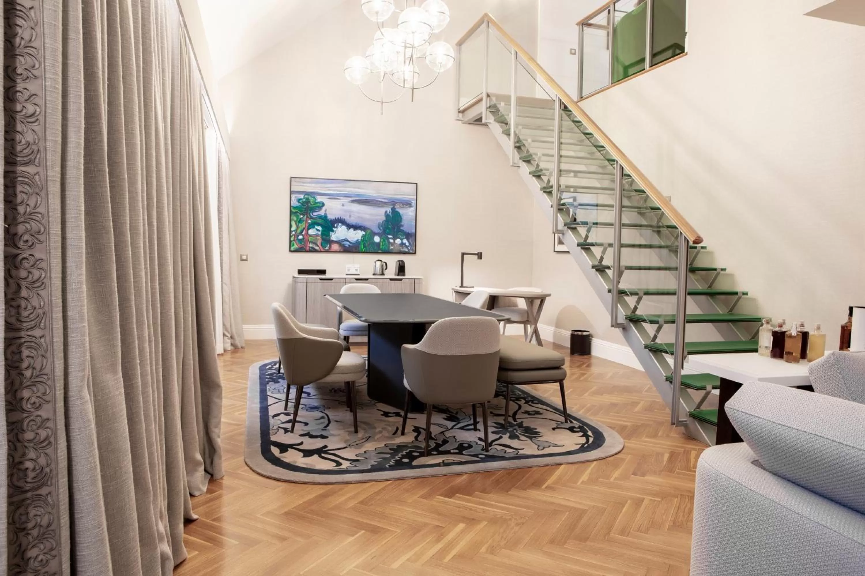 Photo of the whole room in InterContinental Porto - Palacio das Cardosas by IHG