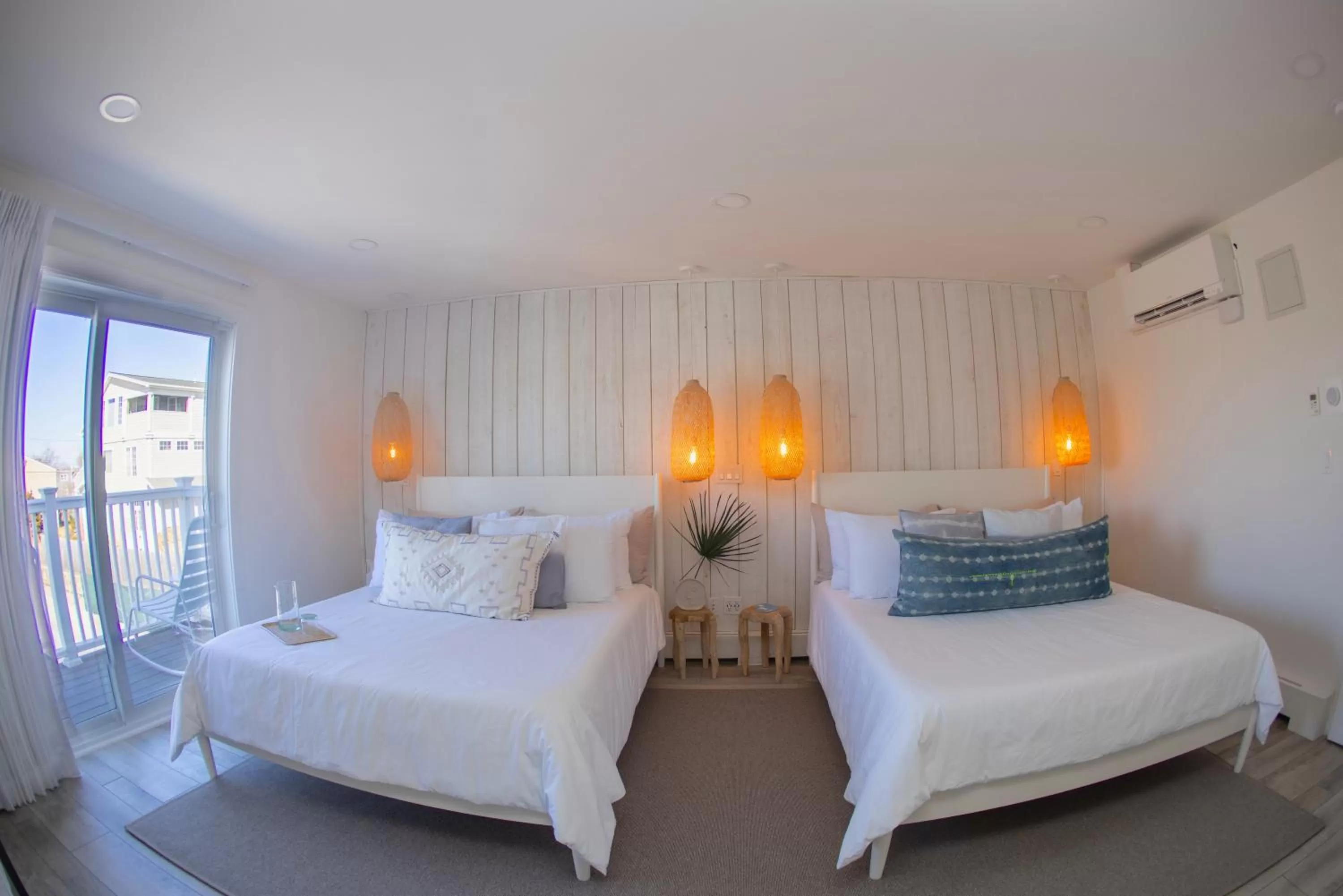 Photo of the whole room, Bed in The Surfside Hotel