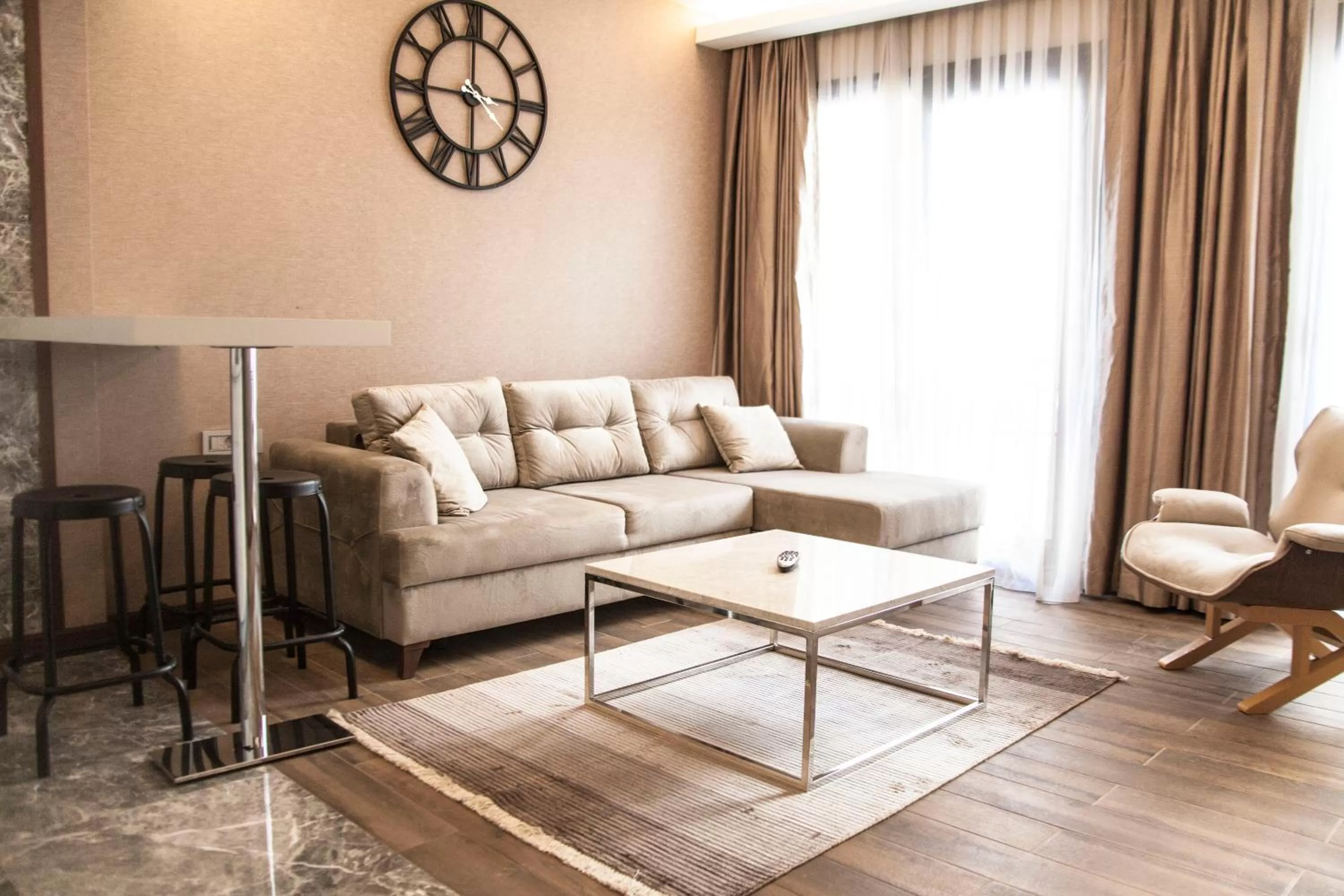 Living room in Old Port Hotel