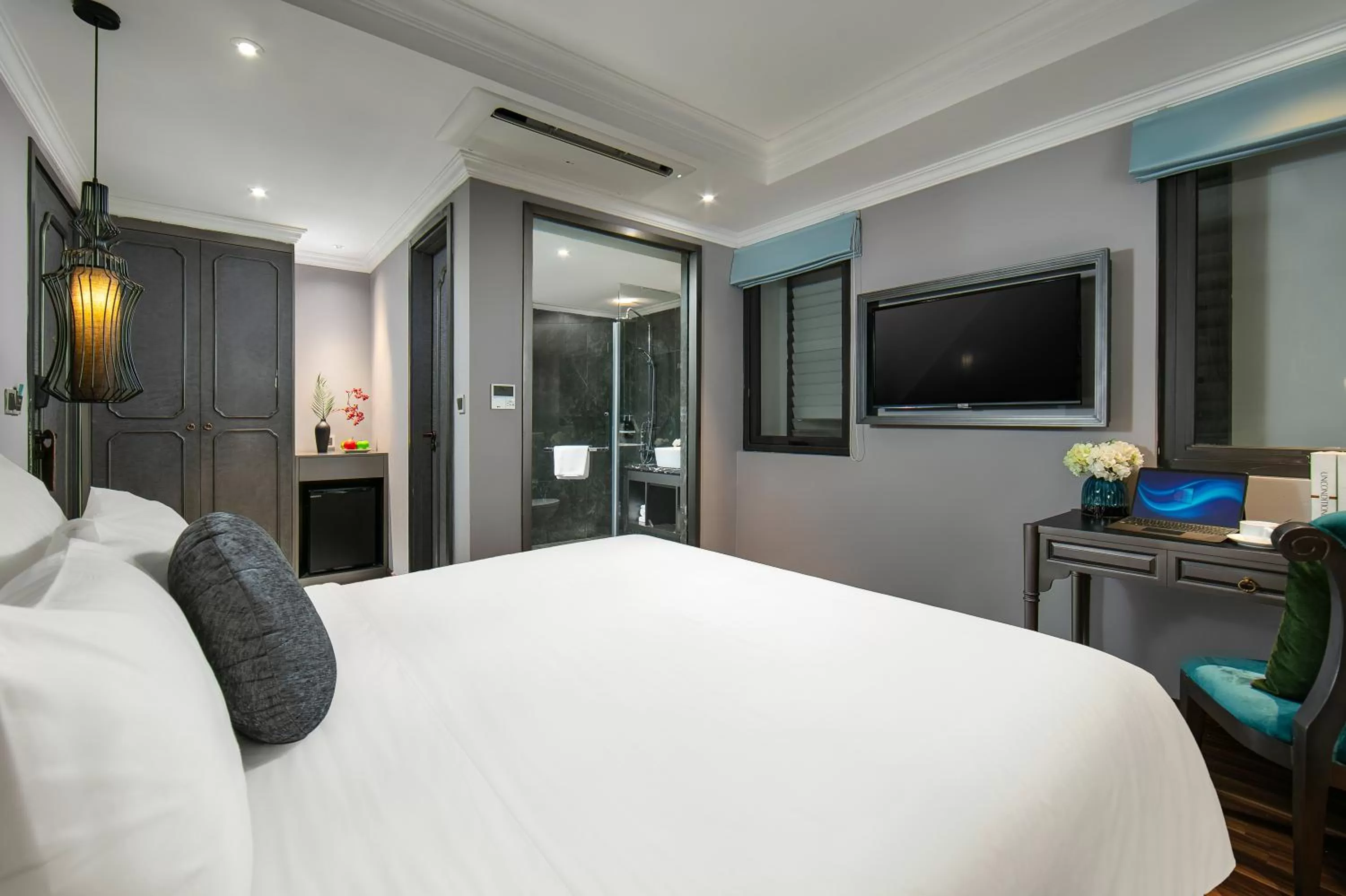 Bedroom, Bed in Hanoi L'Heritage Hotel & Gym - Spa