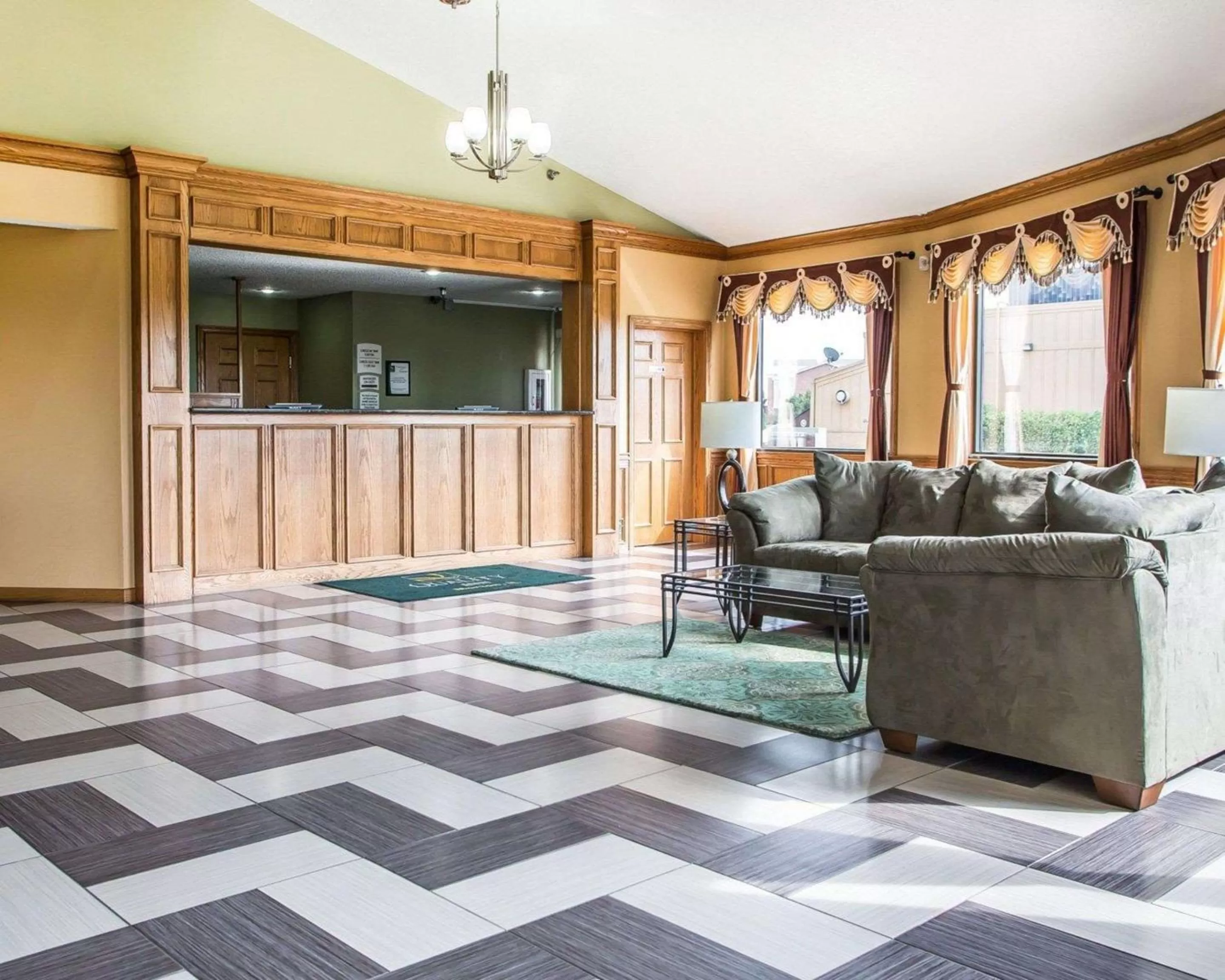 Lobby or reception in Quality Inn Morton at I-74