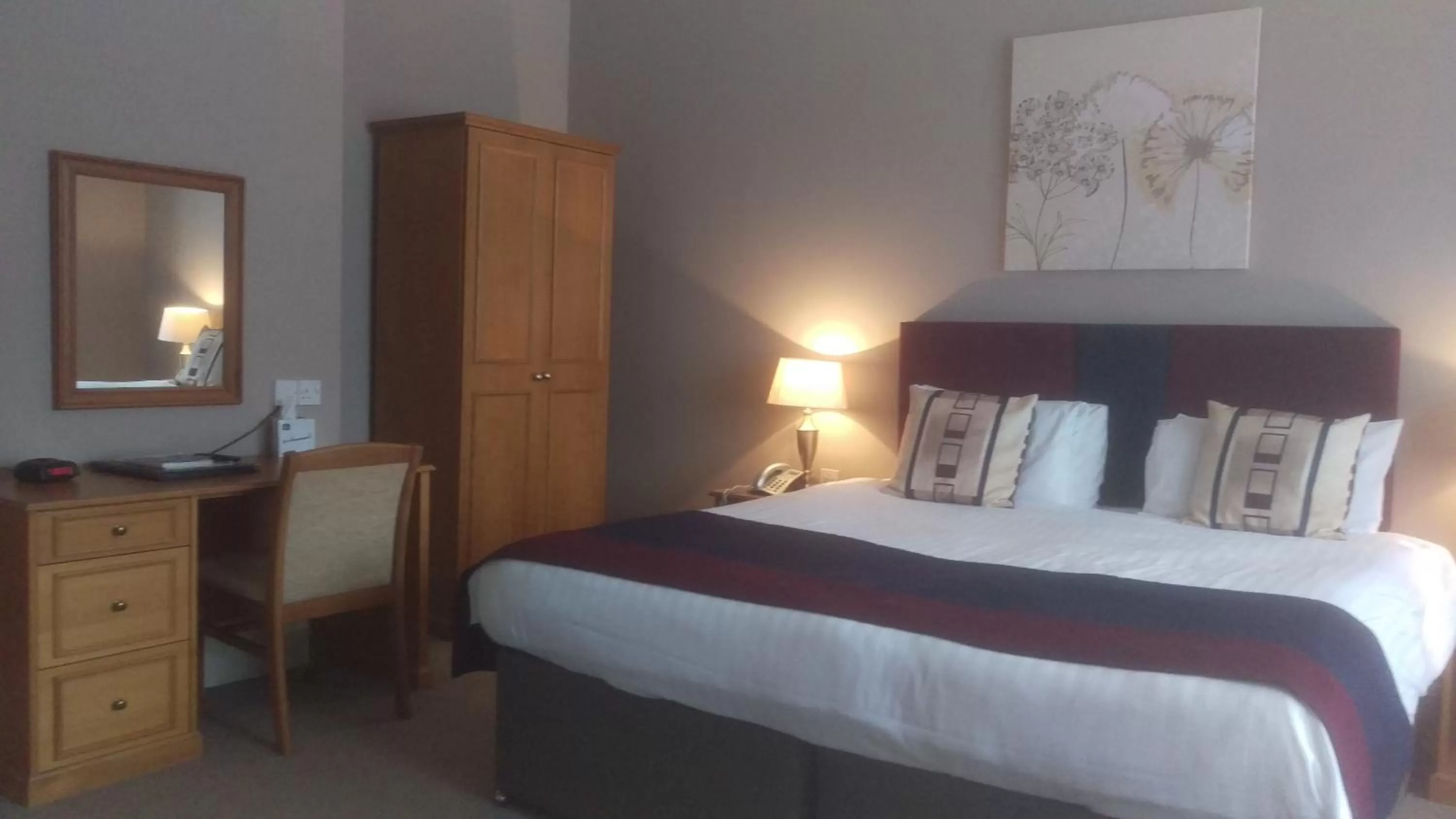 Bedroom, Bed in Best Western Brook Hotel