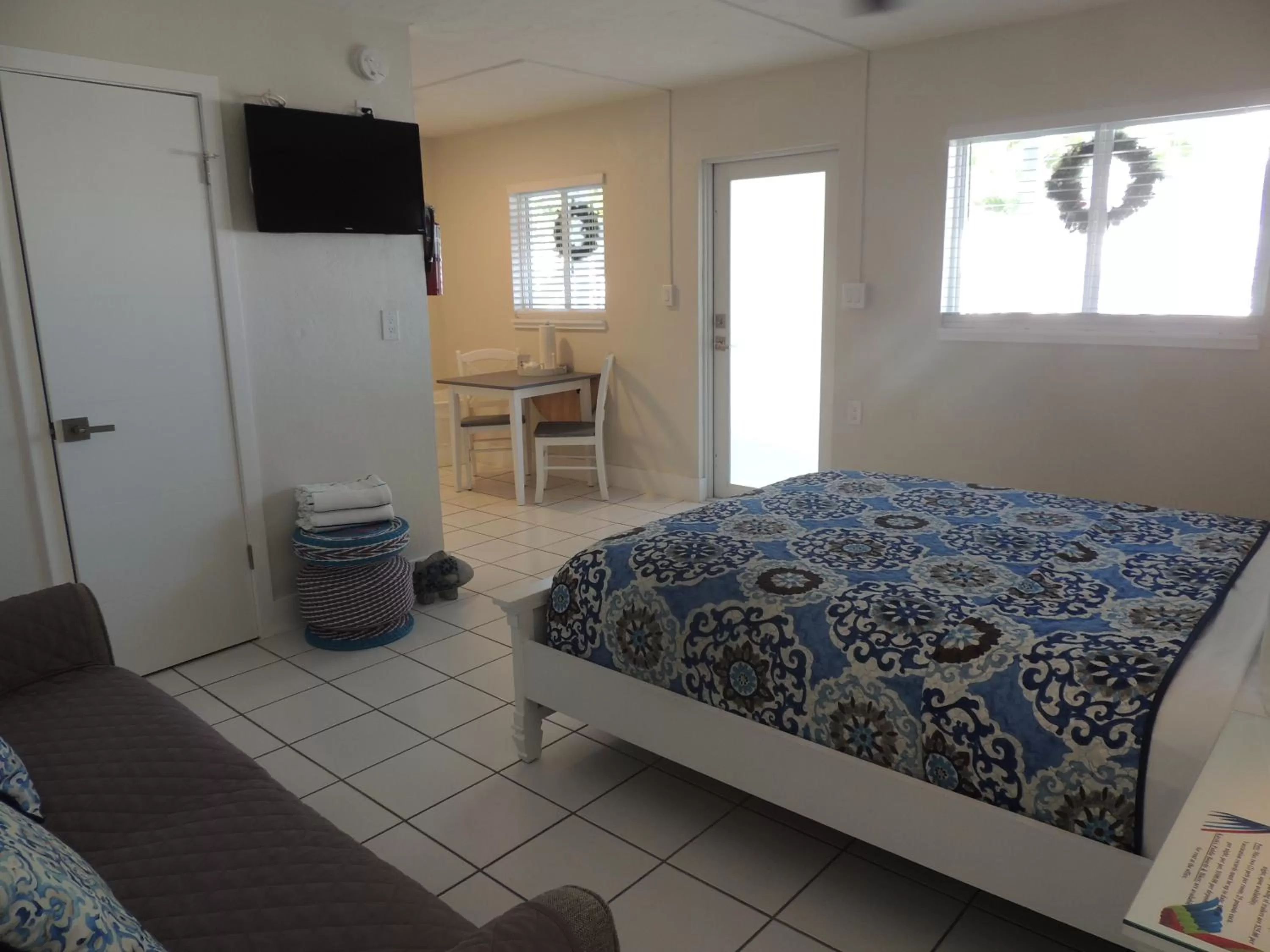 Bedroom, Bed in Sands of Islamorada