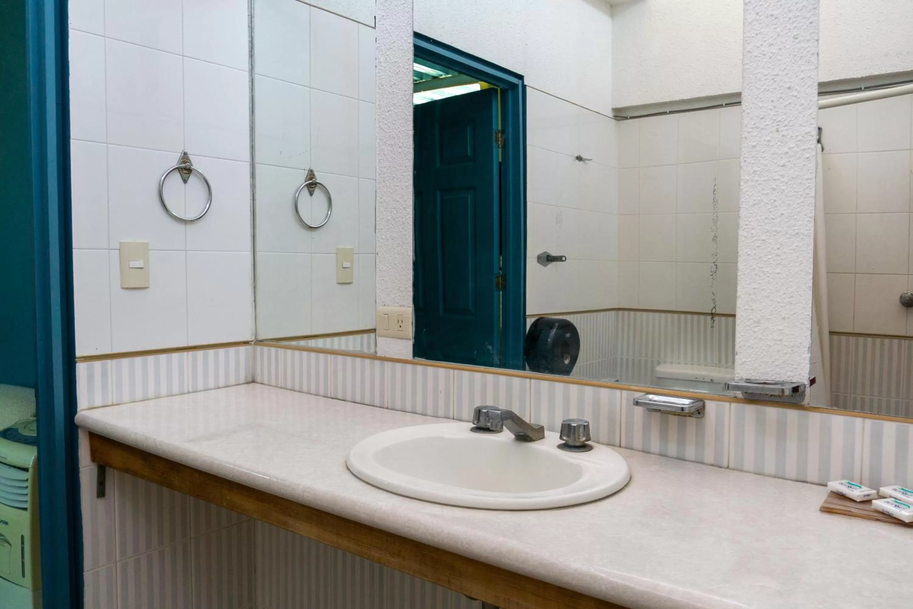 Bathroom in Hotel Colonial
