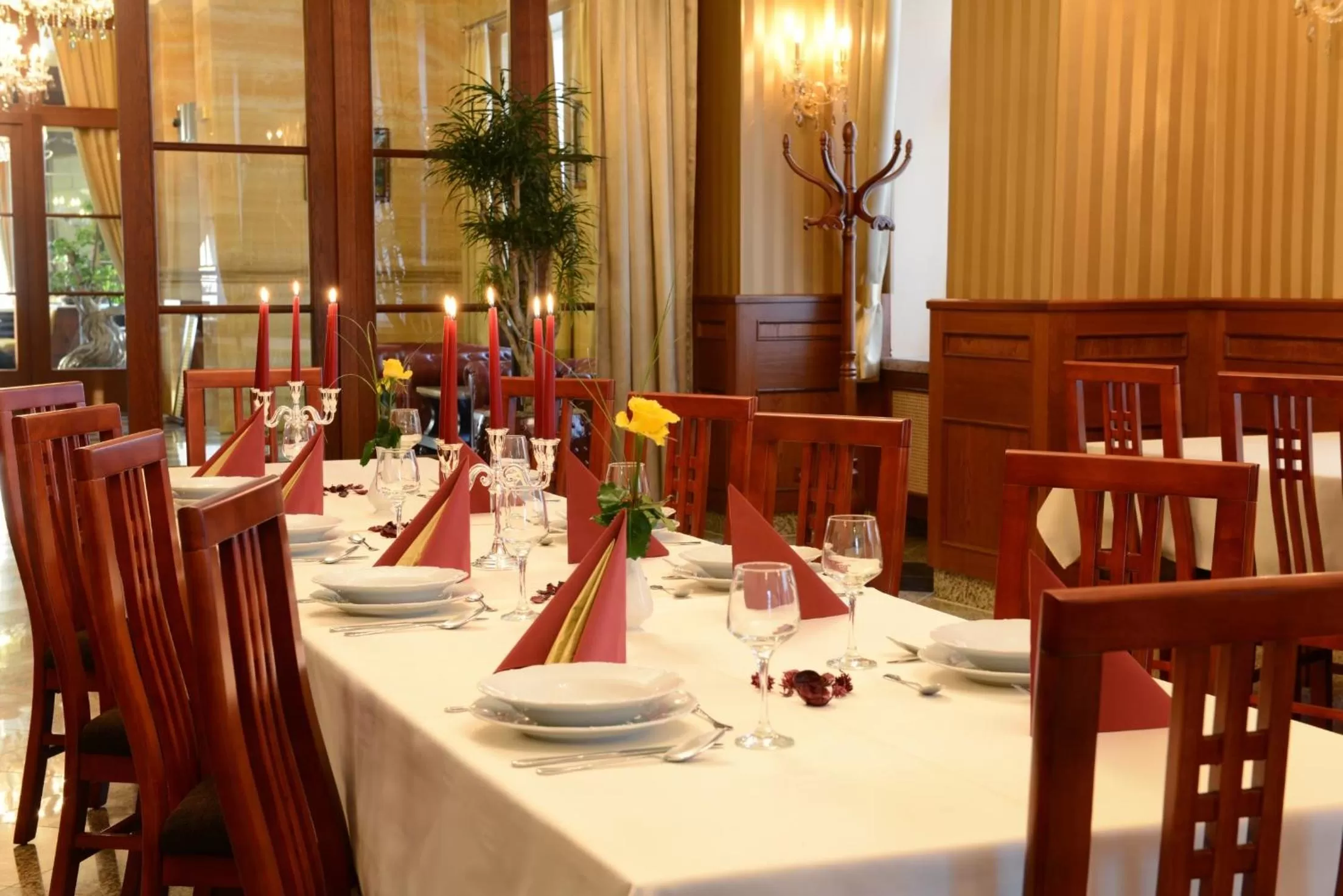 Restaurant/places to eat in Hotel Europa