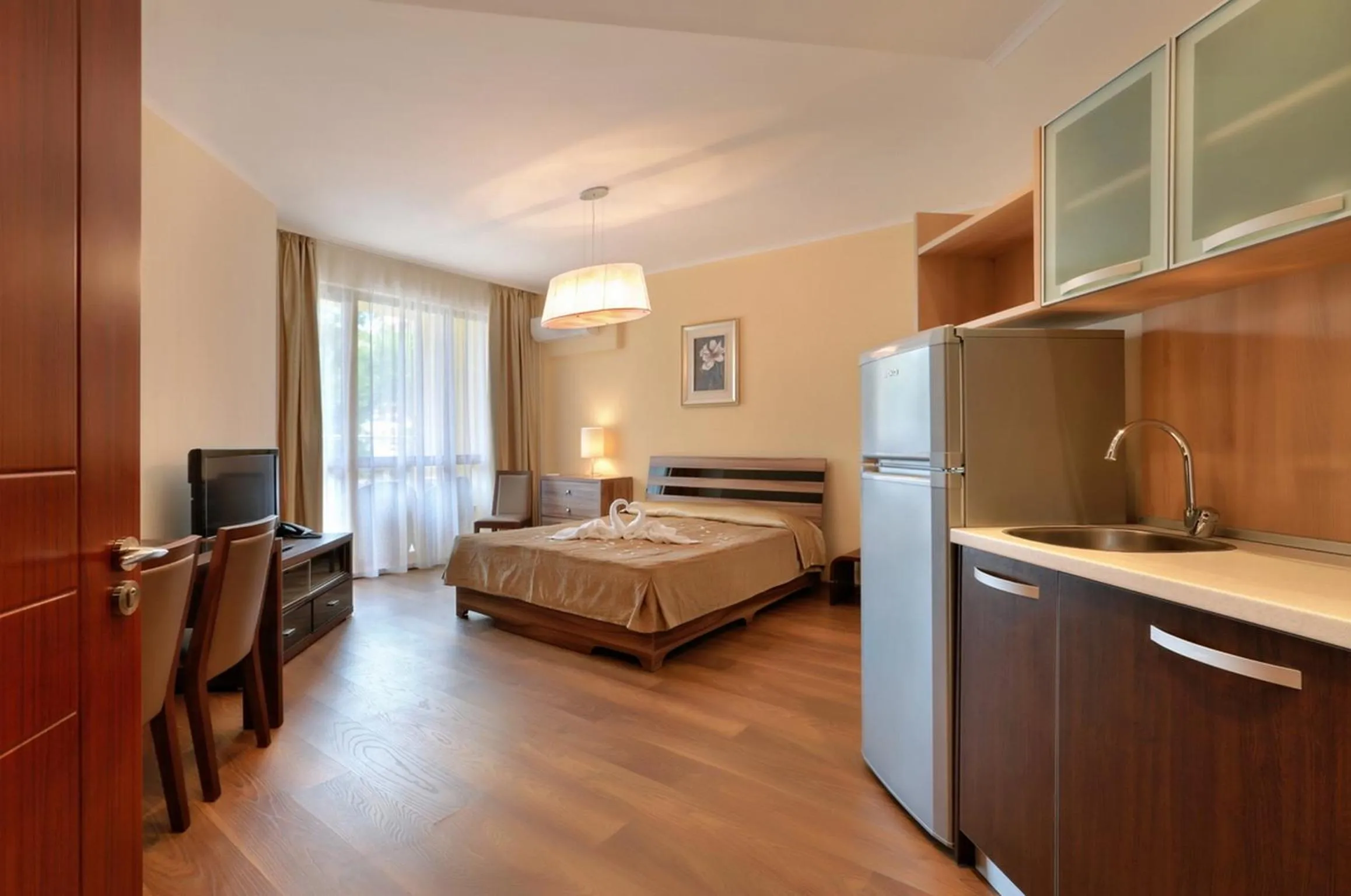 Studio with Balcony (2 Adults + 1 Child) in Apart Hotel Golden Line