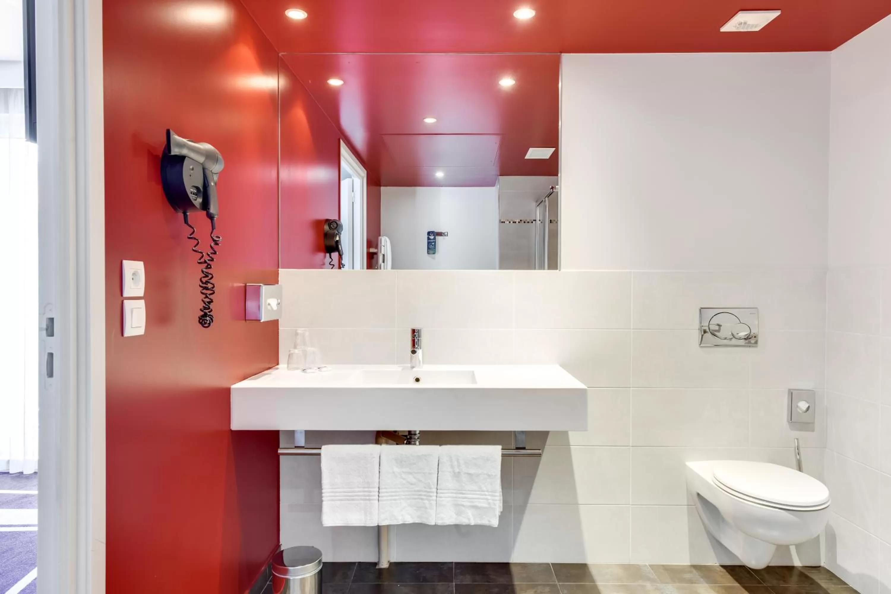 Bathroom in Mercure Paris Bastille Marais