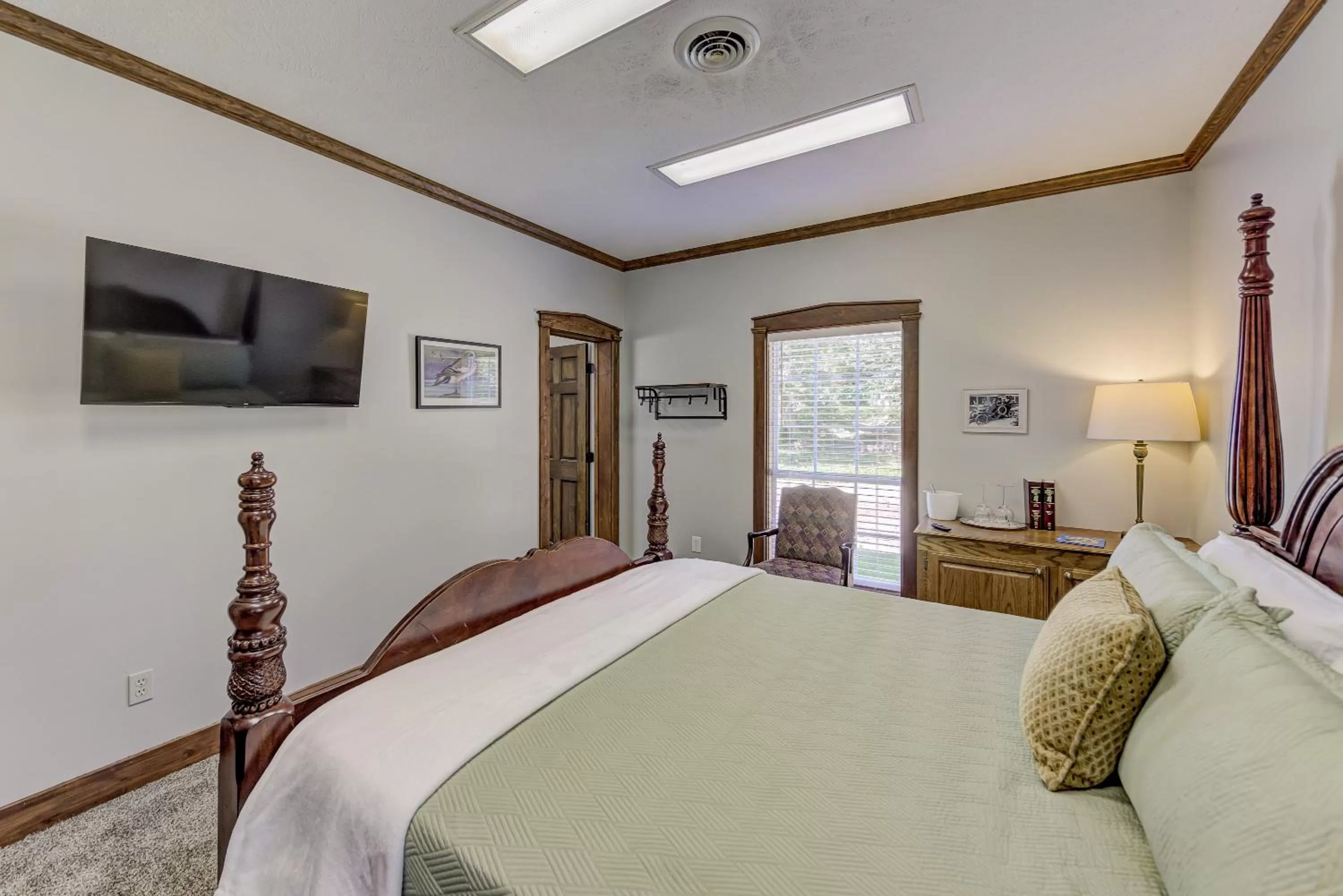 TV and multimedia, Bed in Halpino