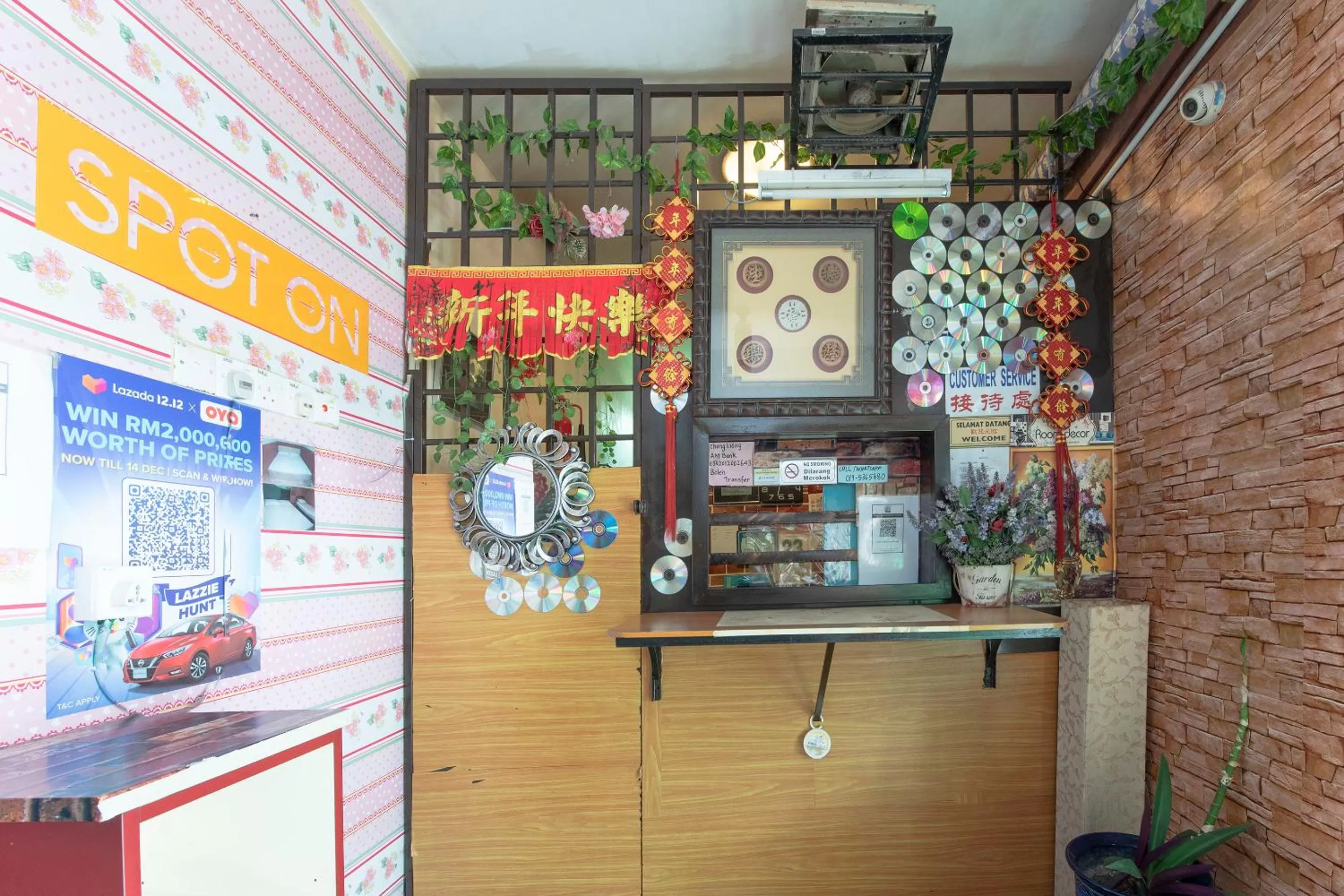 Lobby or reception in SPOT ON 90305 Hen Hen Hotel