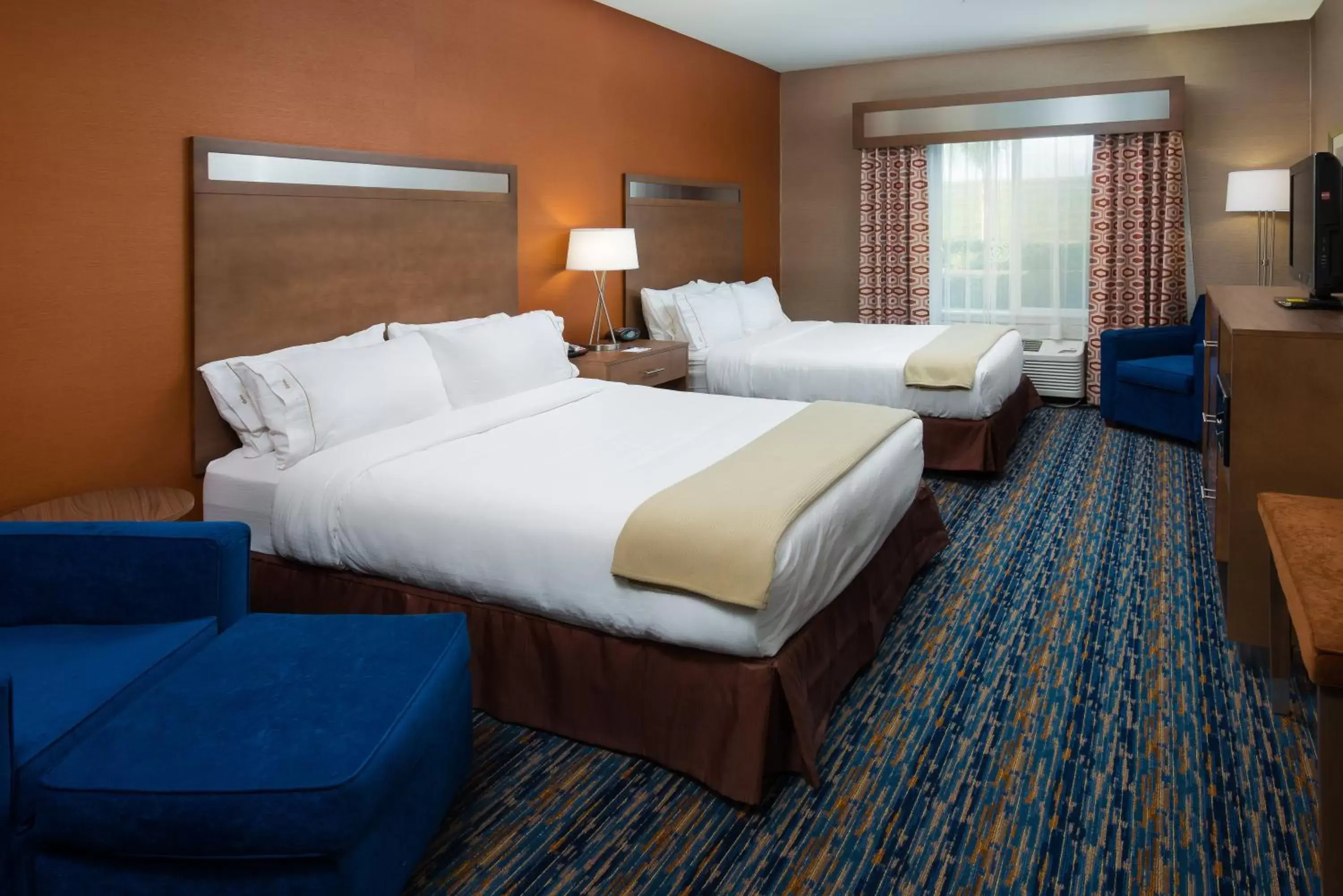 Standard Queen Room with Two Queen Beds in Holiday Inn Express Rocklin - Galleria Area by IHG Standard Queen Room with Two Queen Beds in Holiday Inn Express Rocklin - Galleria Area by IHG