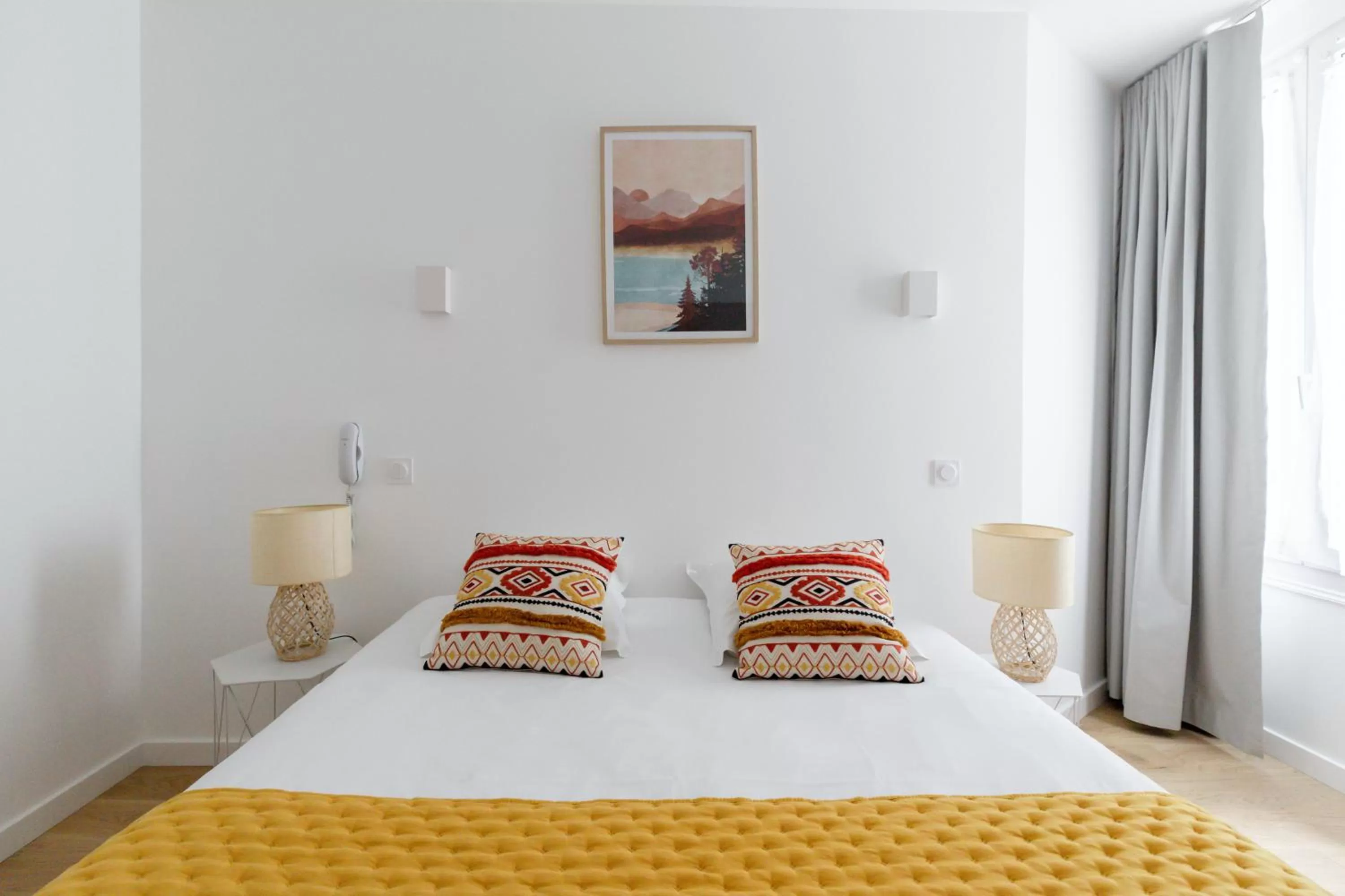 Bed in Hôtel Porte Mars - Reims Gare Centre Arena