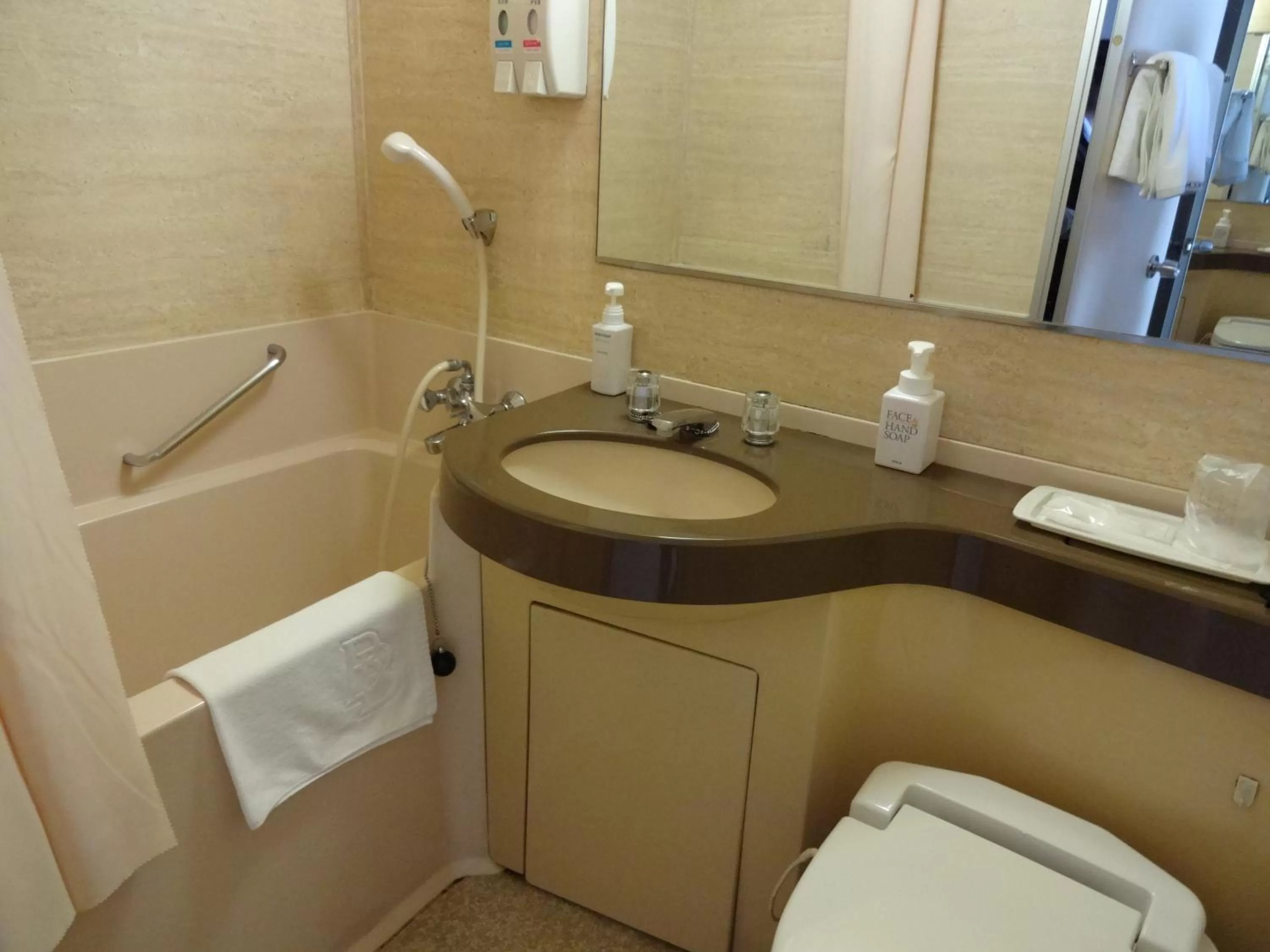 Superior Single Room in Belmont Hotel