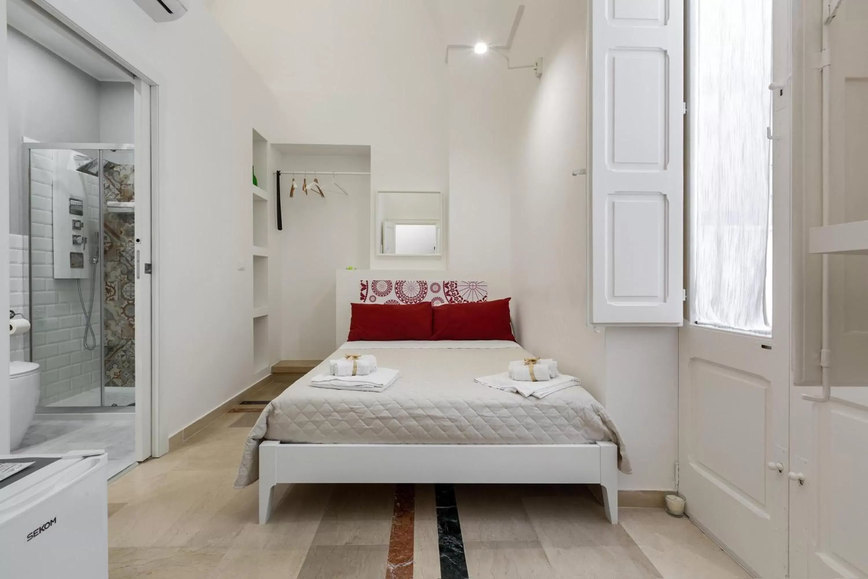 Economy Double Room in B&B InCentro Comfort Suite Economy Double Room in B&B InCentro Comfort Suite