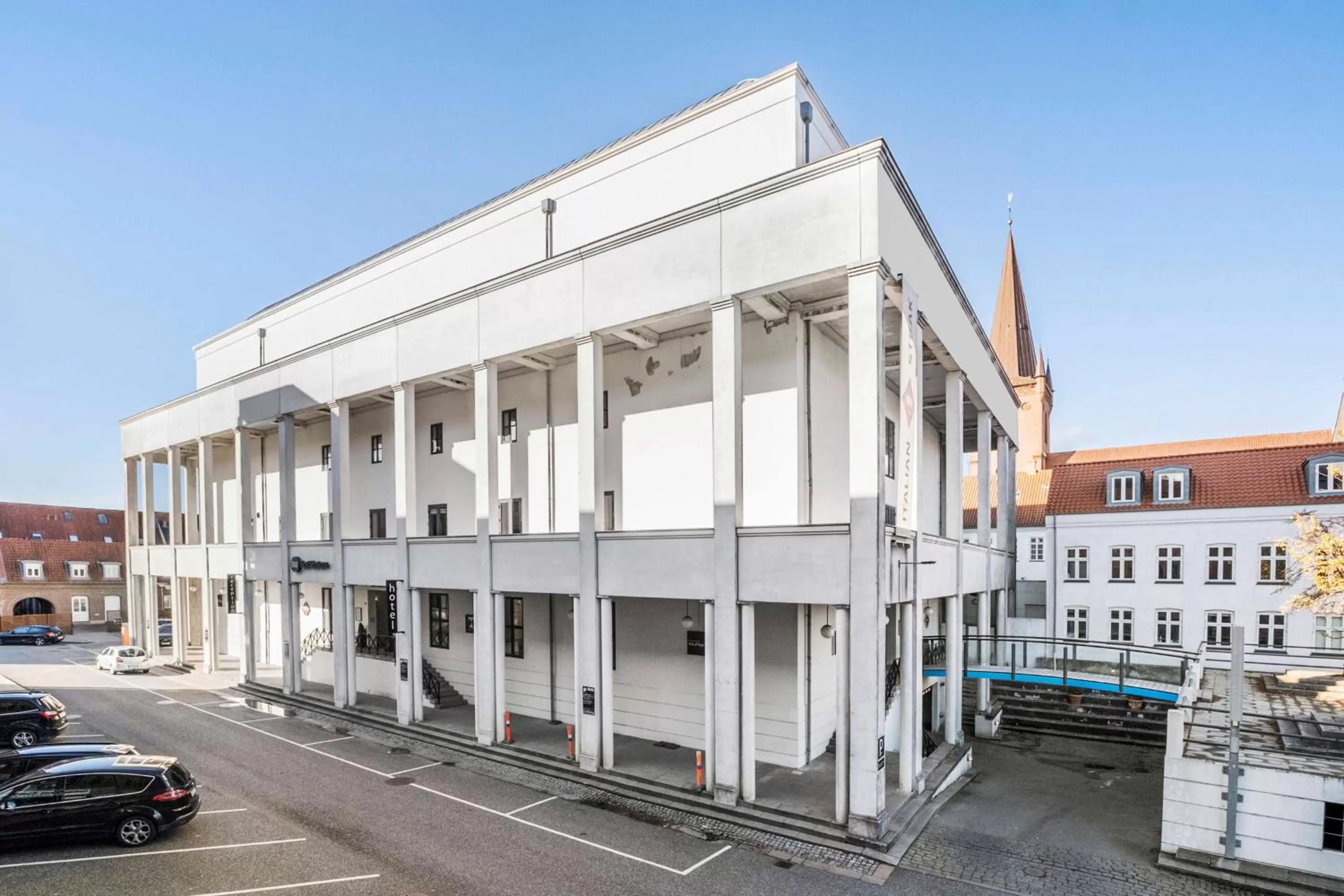 Property building in Best Western ToRVEhallerne