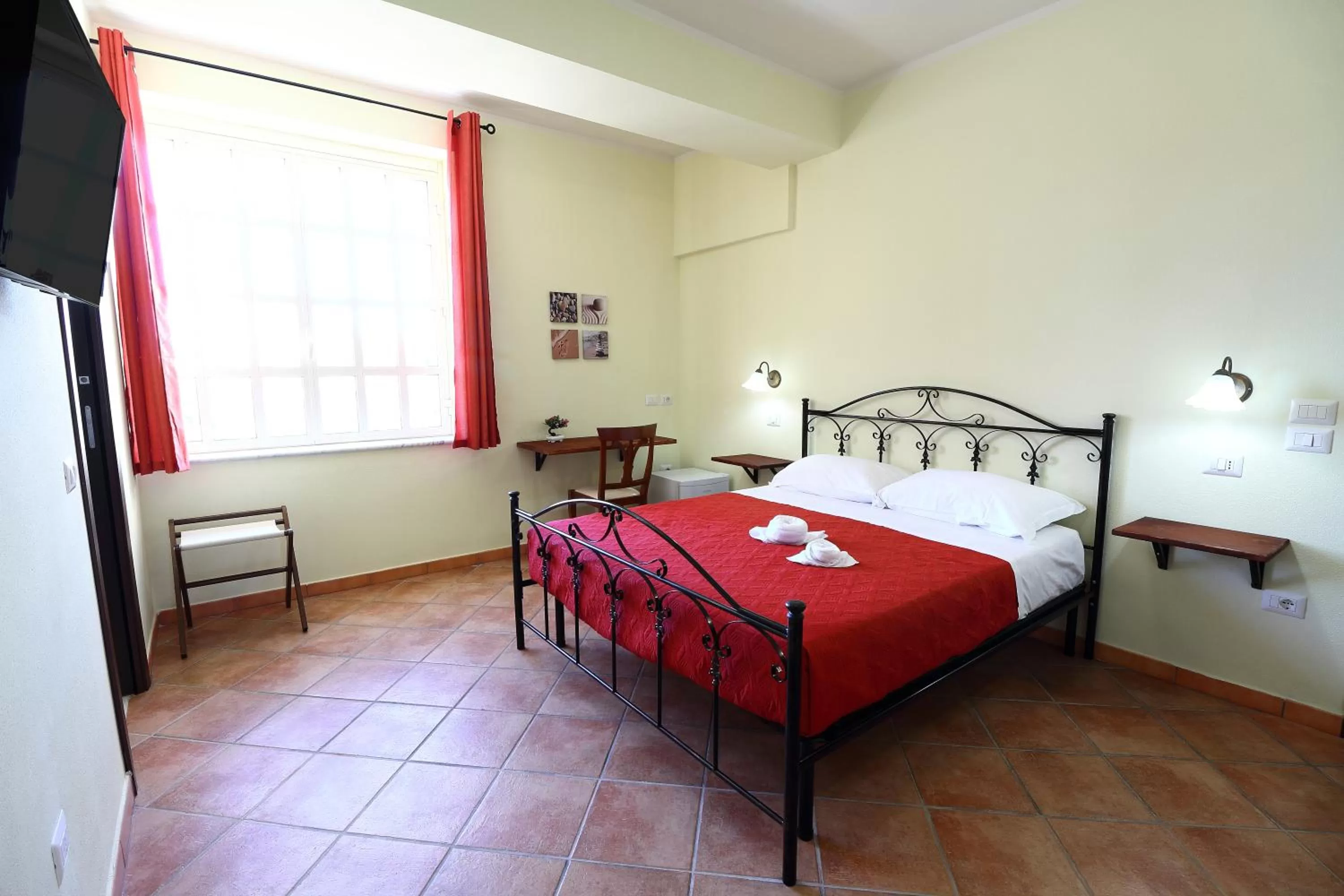 Photo of the whole room, Bed in Guest House Capitan Libeccio