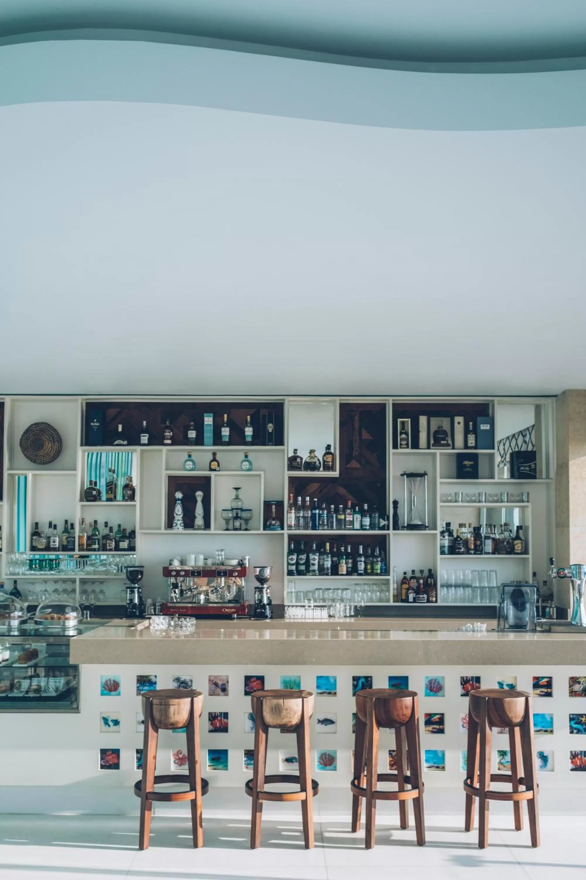 Lounge or bar in Coral Level at Iberostar Selection Cancun