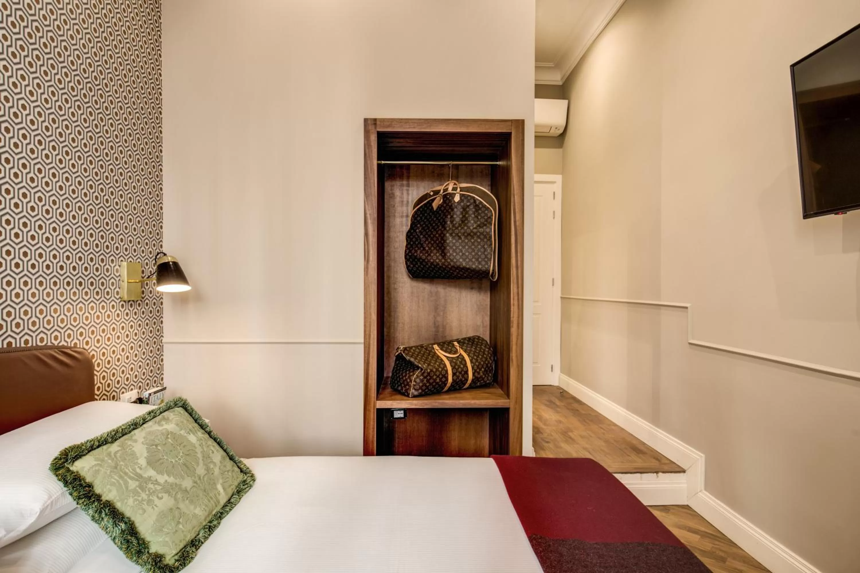 Bed in Charme Spagna Boutique Hotel