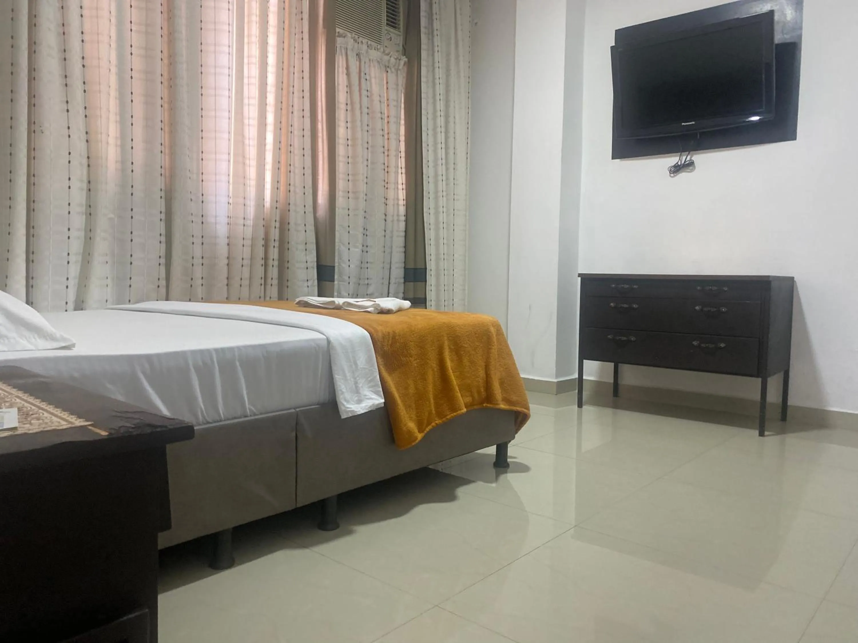 Photo of the whole room in Hotel Colonial Plaza