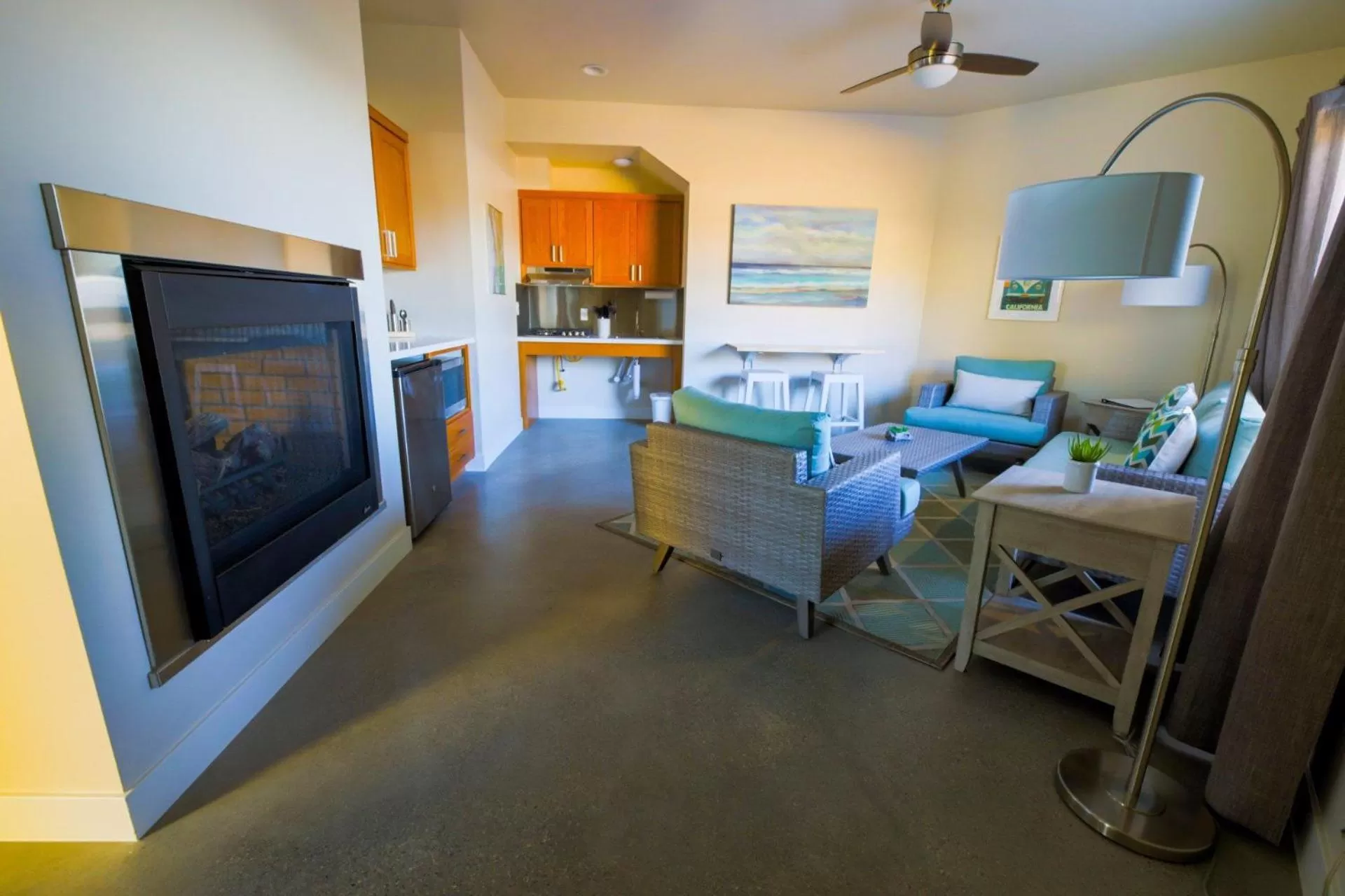 Living room in Baywood Inn Bed & Breakfast