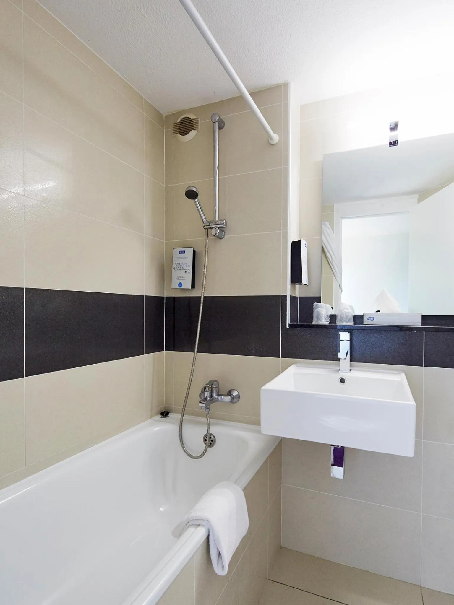 Bathroom in Kyriad Hotel Meaux