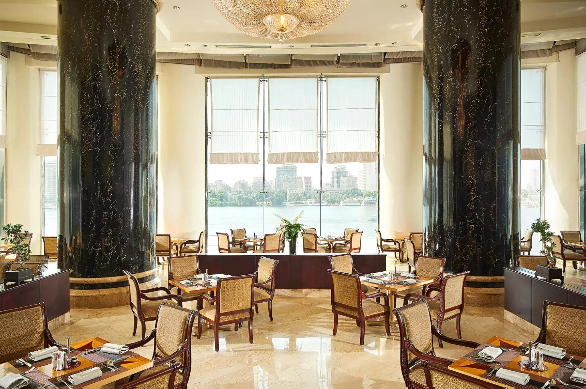 Restaurant/places to eat in Hilton Cairo Grand Nile