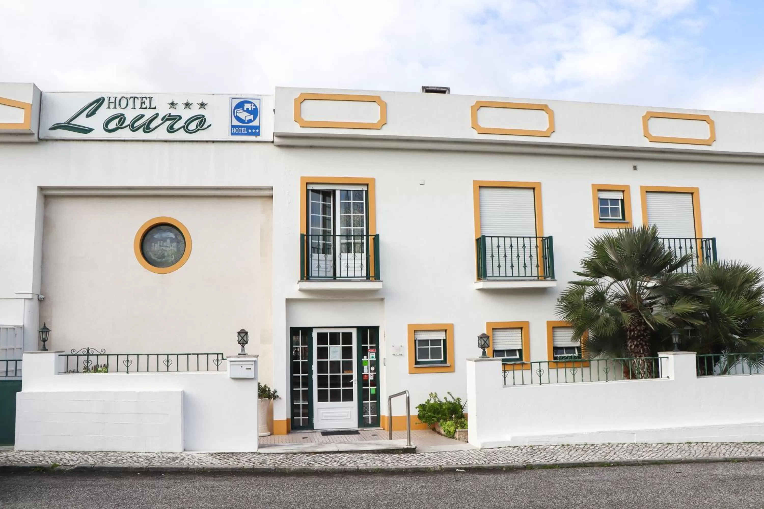 Property building in Hotel Louro