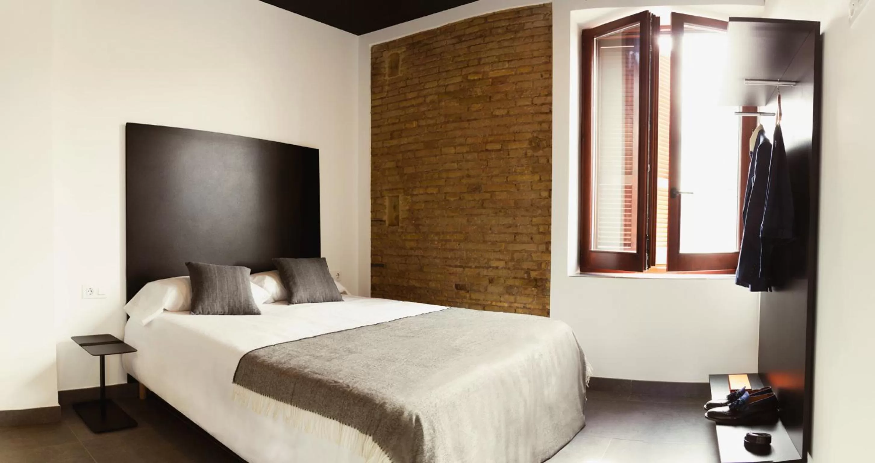 Photo of the whole room, Bed in Soho Valencia