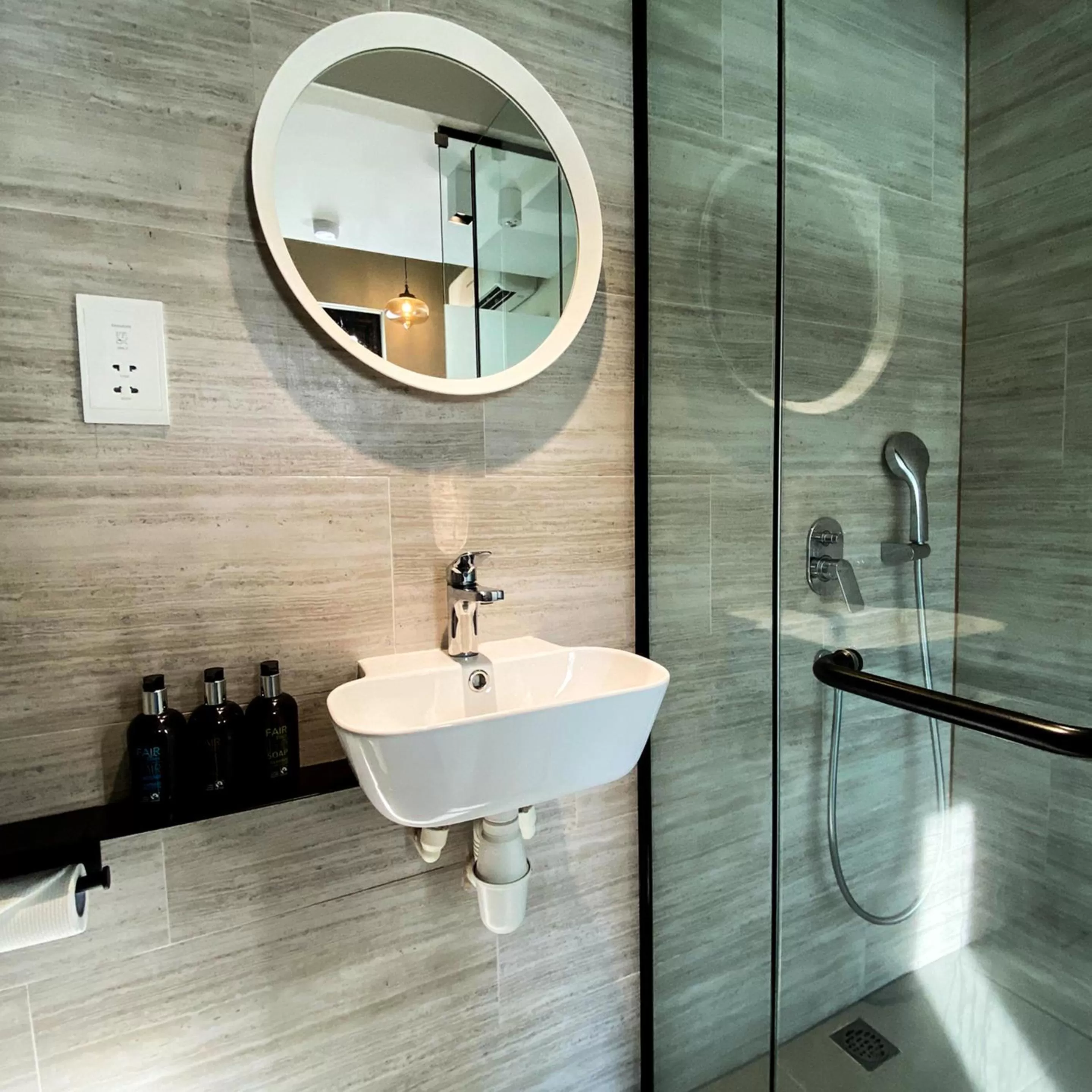 Shower in ST Signature Jalan Besar, SHORT OVERNIGHT, 13 Hours, 6PM-7AM