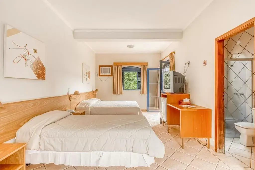 Suite with Pool View - single occupancy in Jardin Park Hotel Suite with Pool View - single occupancy in Jardin Park Hotel