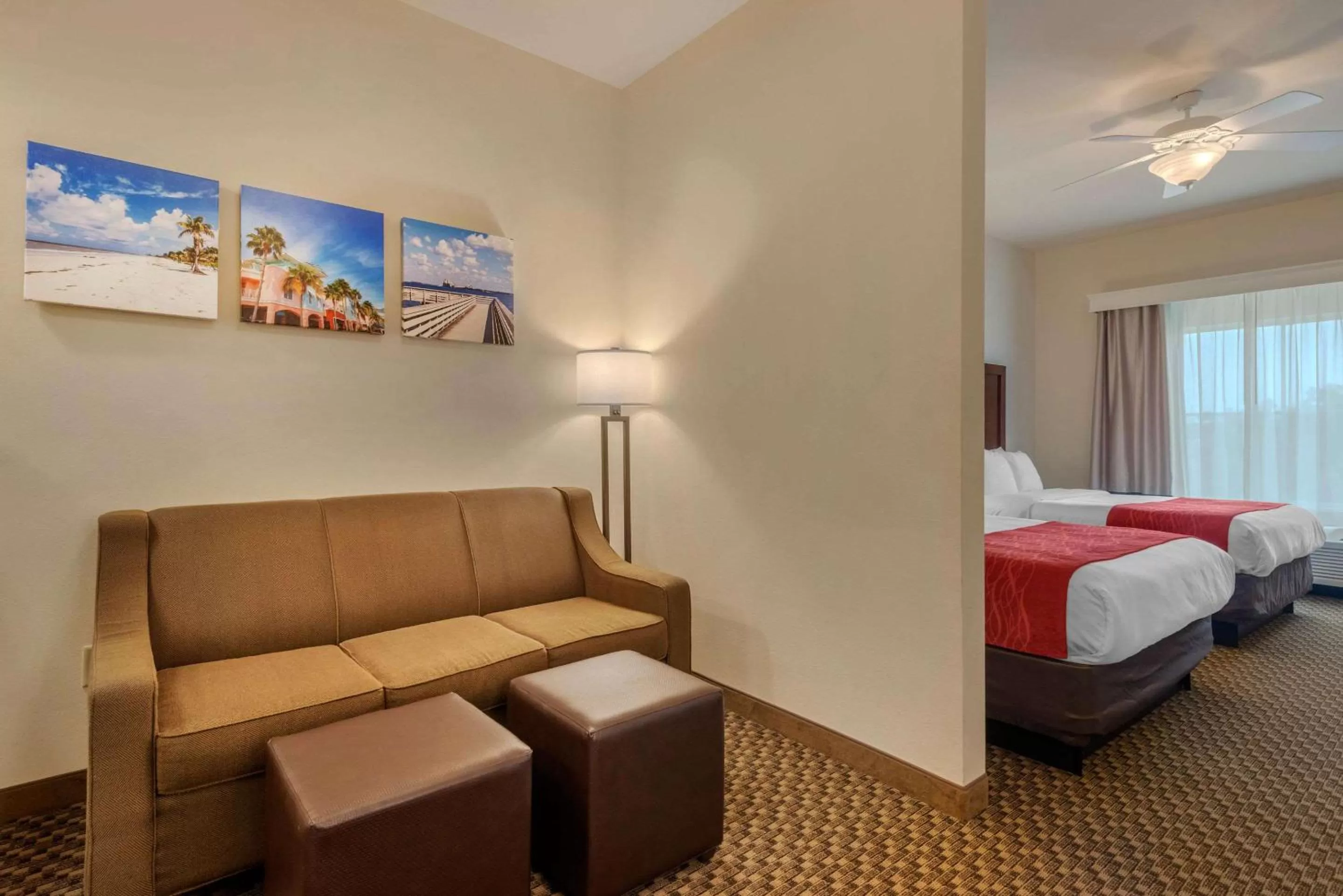 Photo of the whole room, Bed in Comfort Inn & Suites Fort Myers Airport