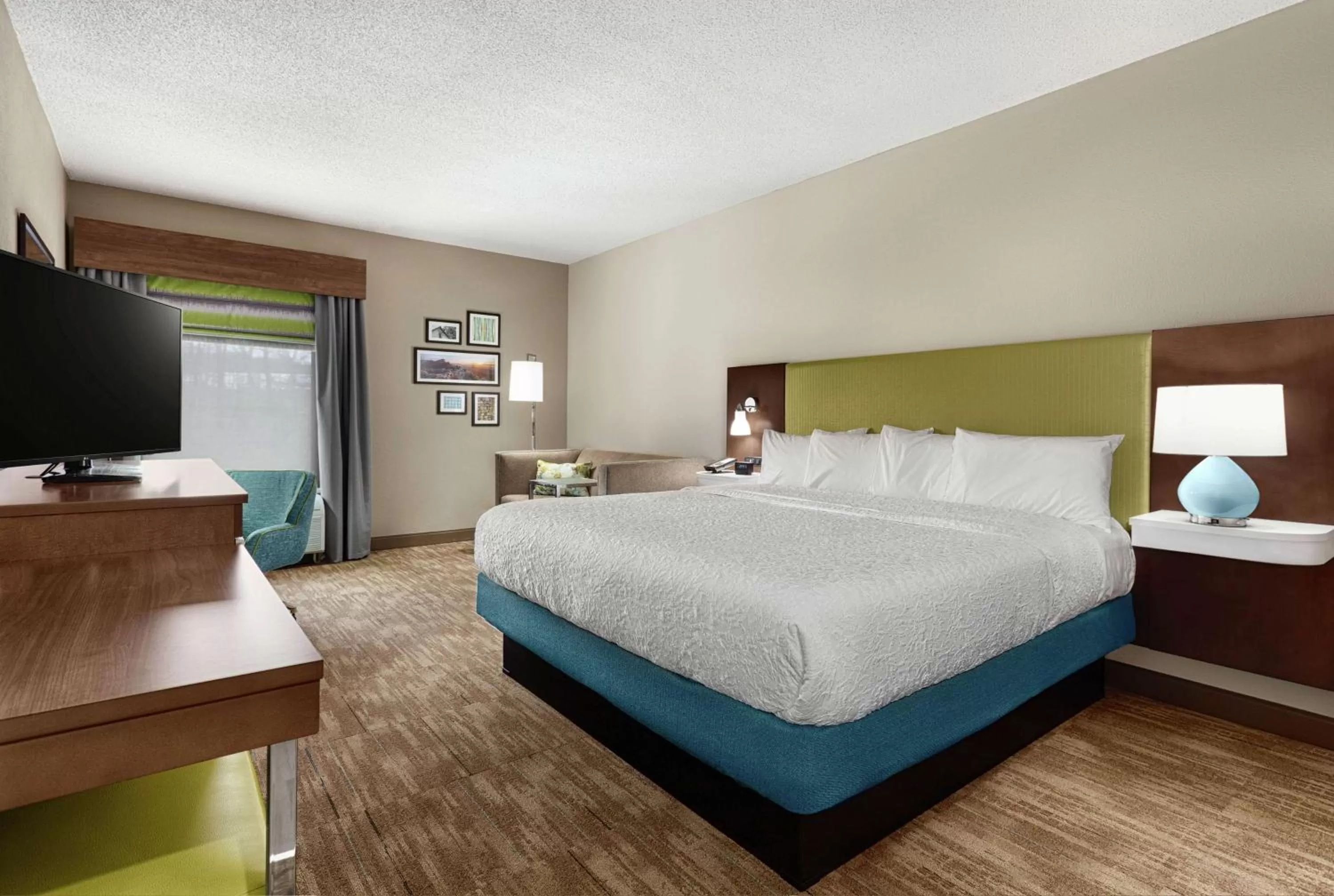 Bed in Hampton Inn Morganton