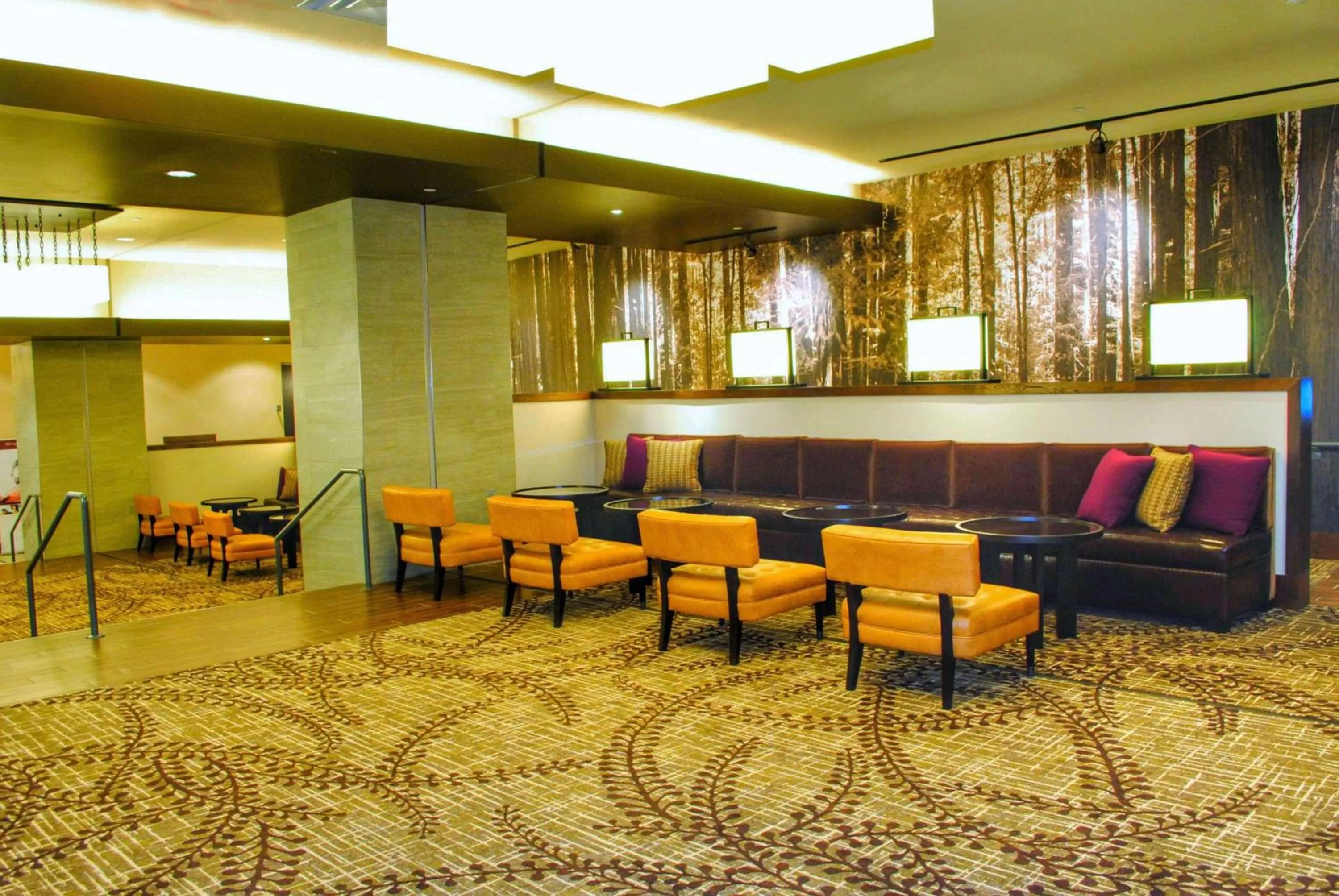 Lobby or reception in DoubleTree by Hilton Hotel Reading