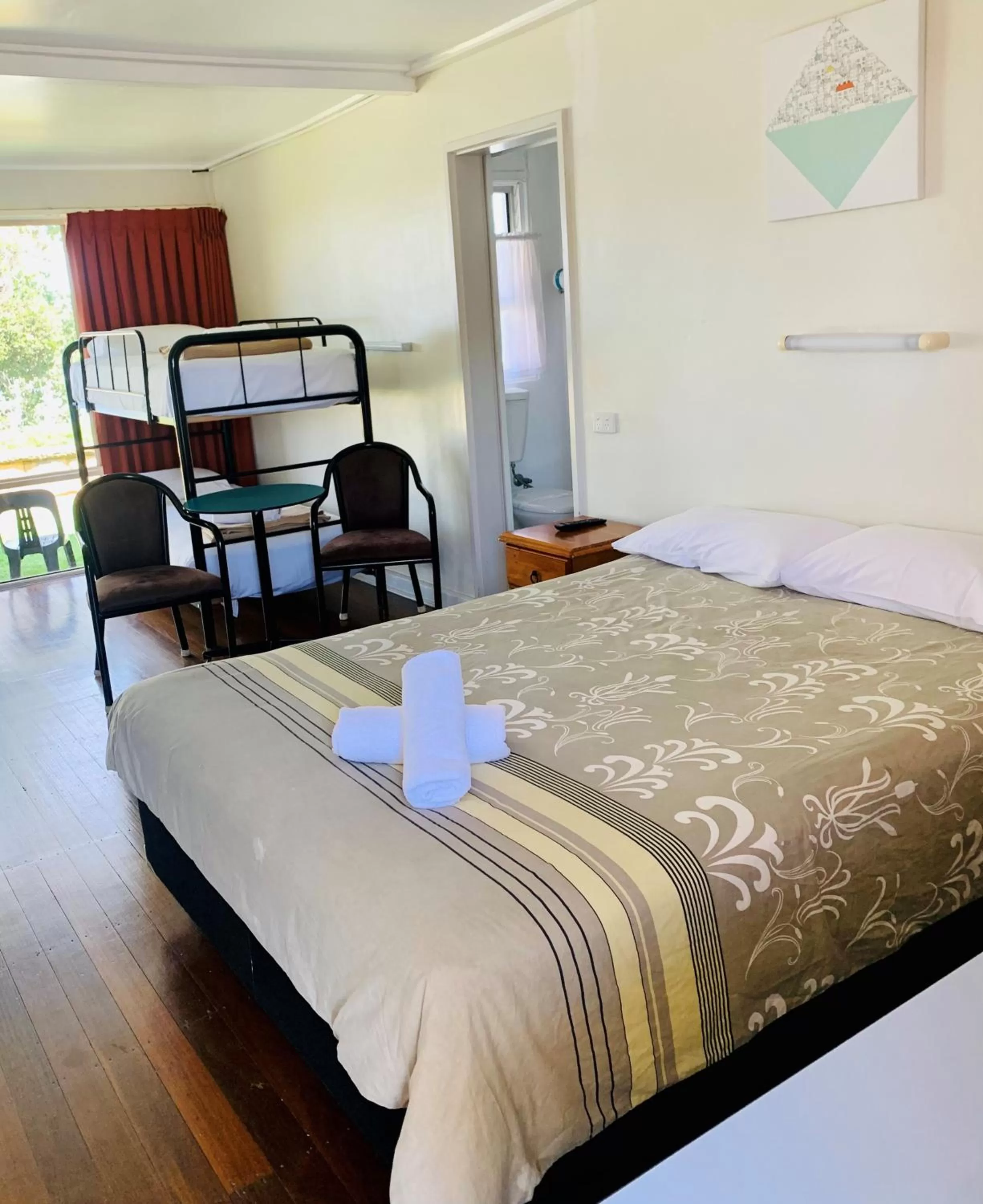 Photo of the whole room, Bed in Crown Hotel Motel