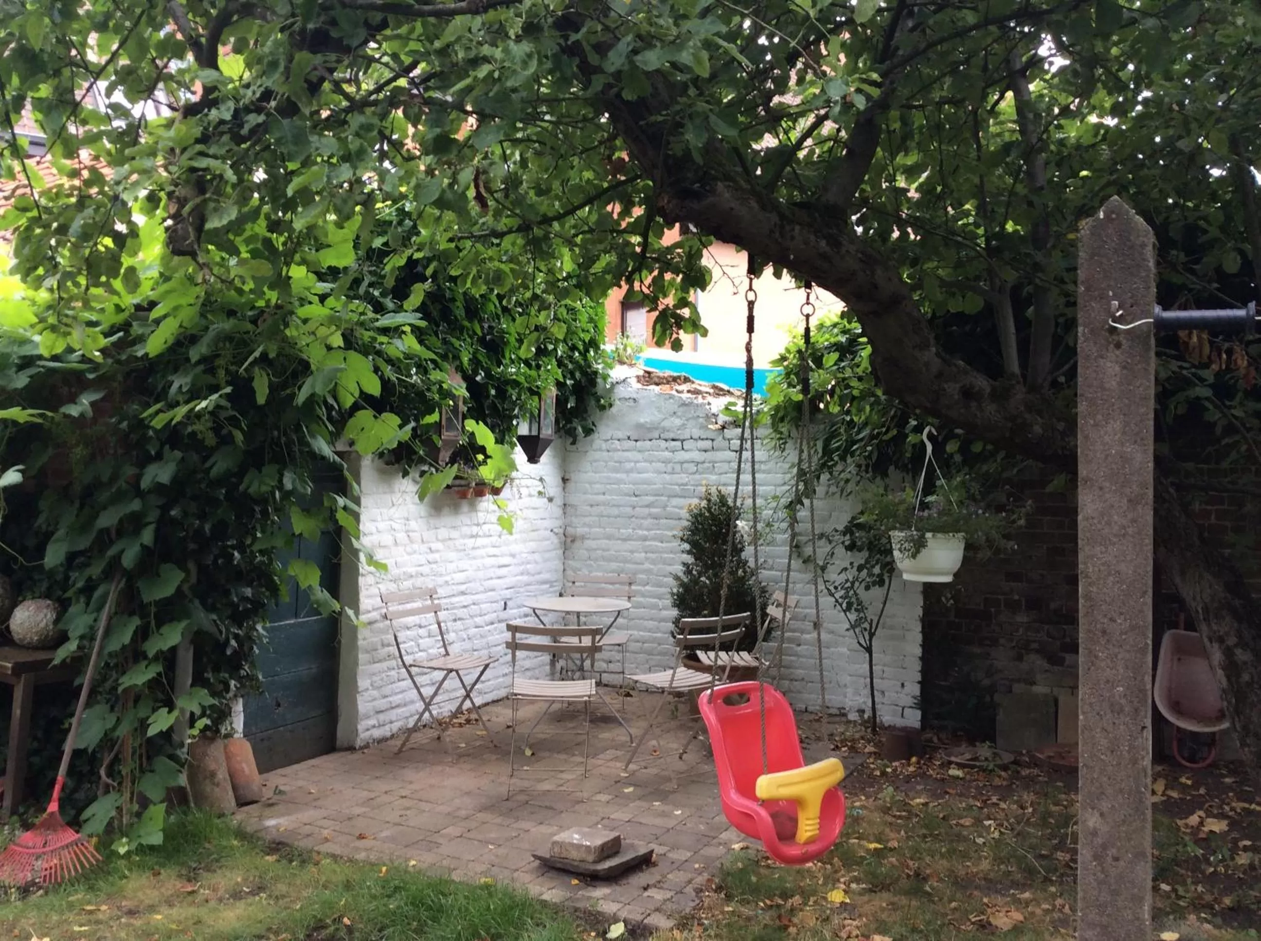 People in Beaux Temps b&b