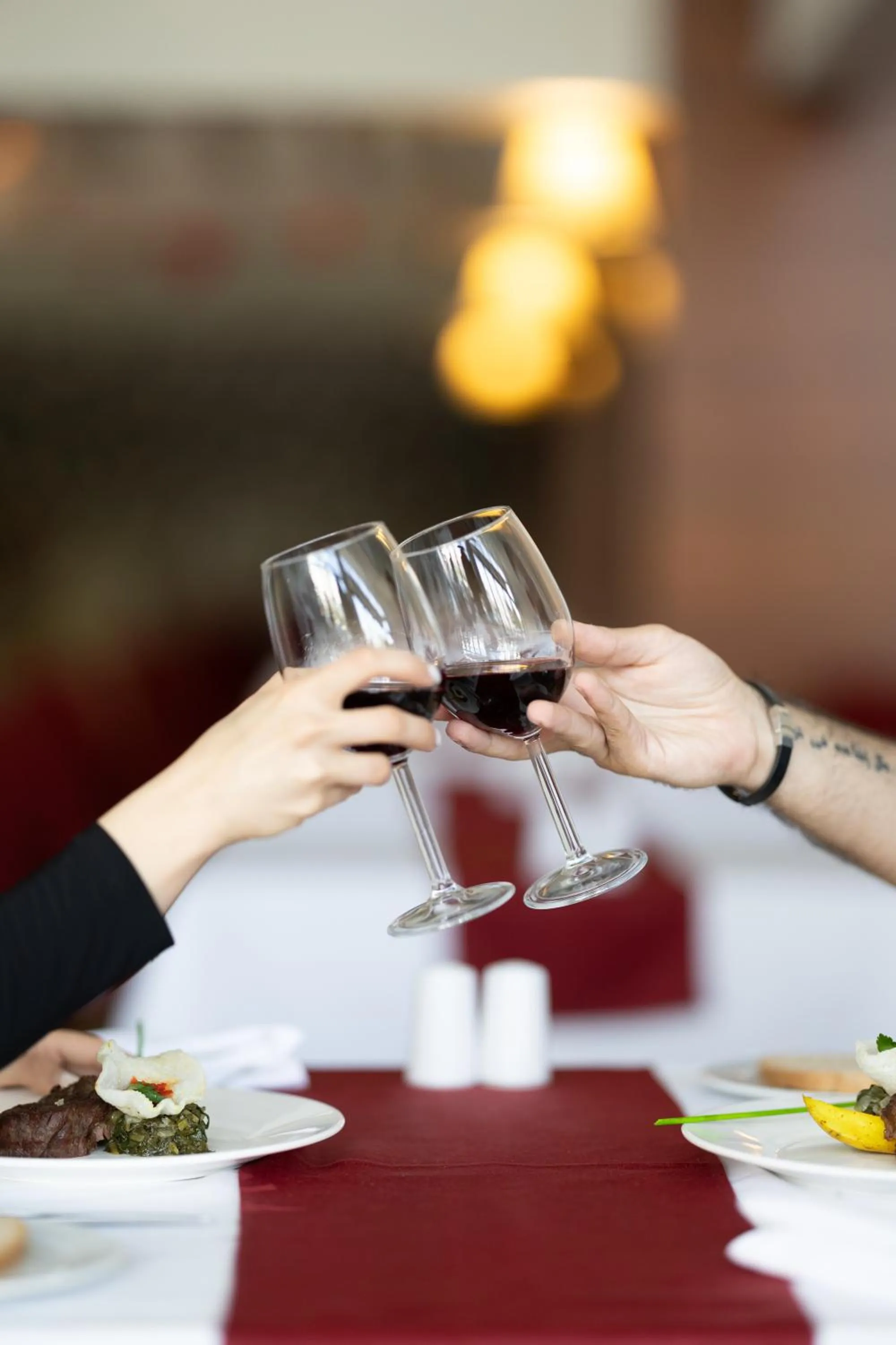 Restaurant/places to eat in Port View Hotel