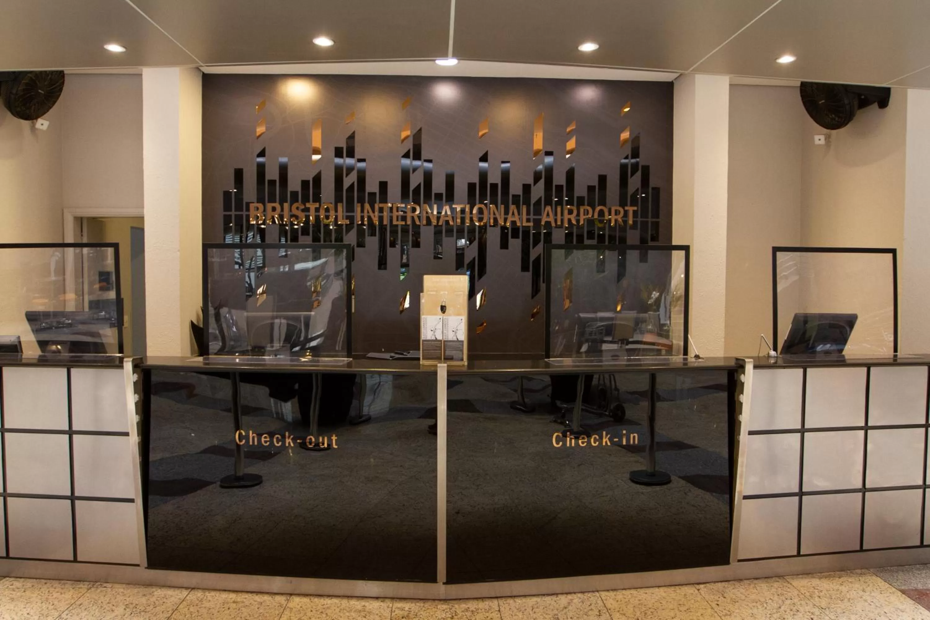 Lobby or reception in Bristol International Guarulhos